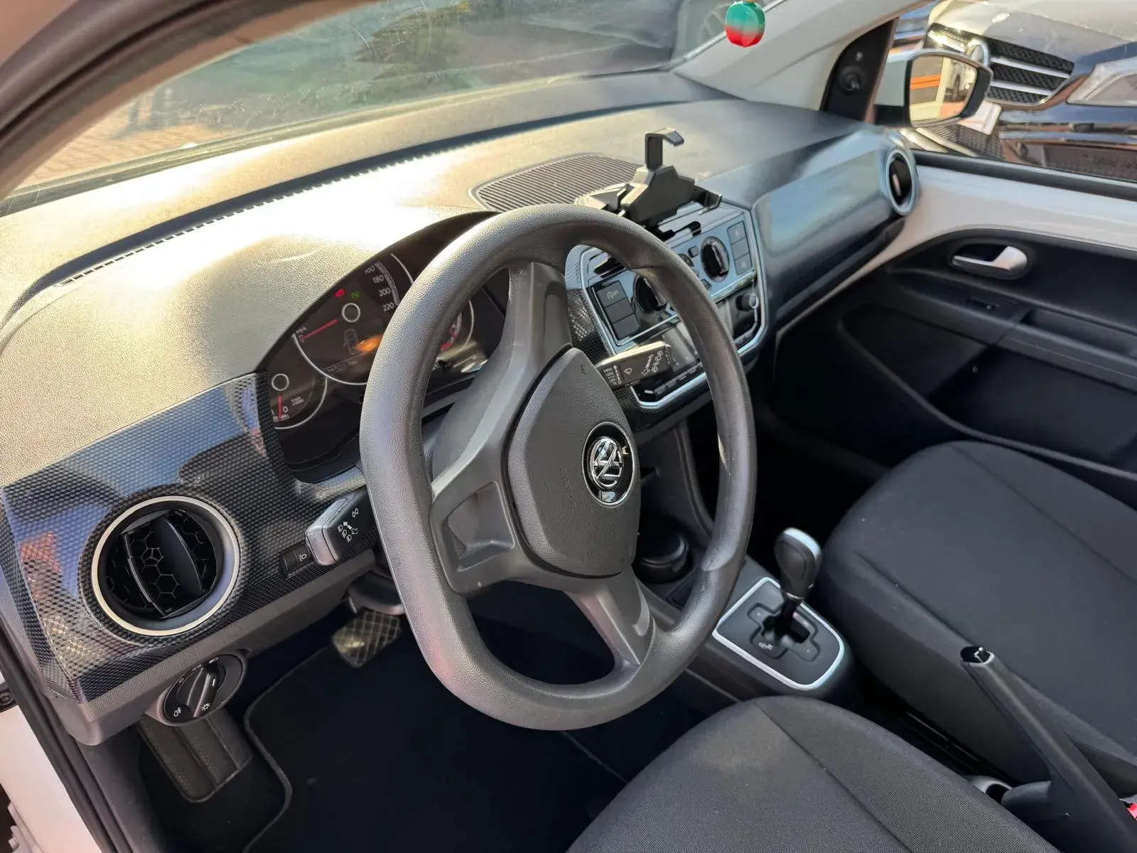 Volkswagen Up! 1.0 Move Up! Auto 6