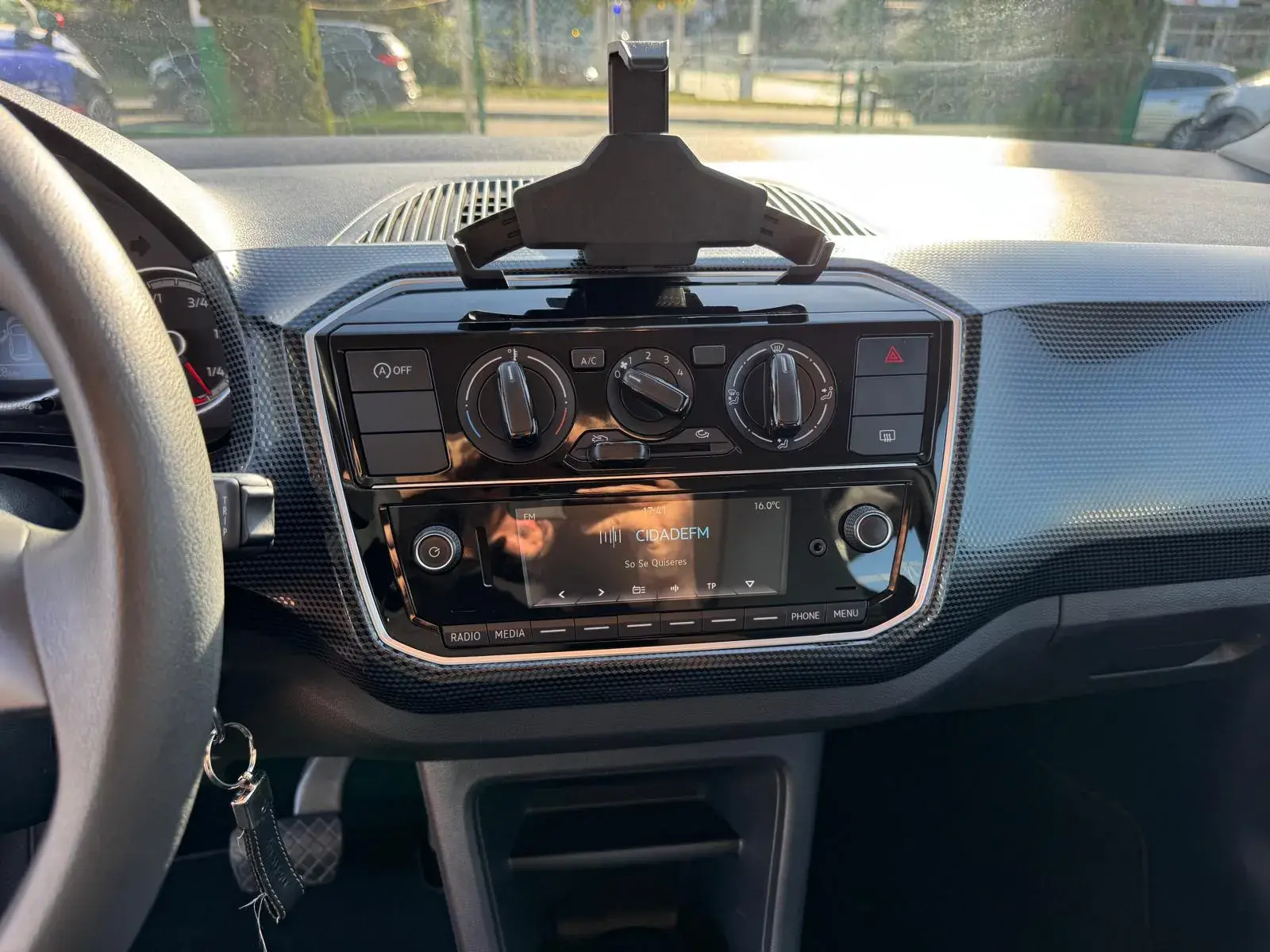 Volkswagen Up! 1.0 Move Up! Auto 10