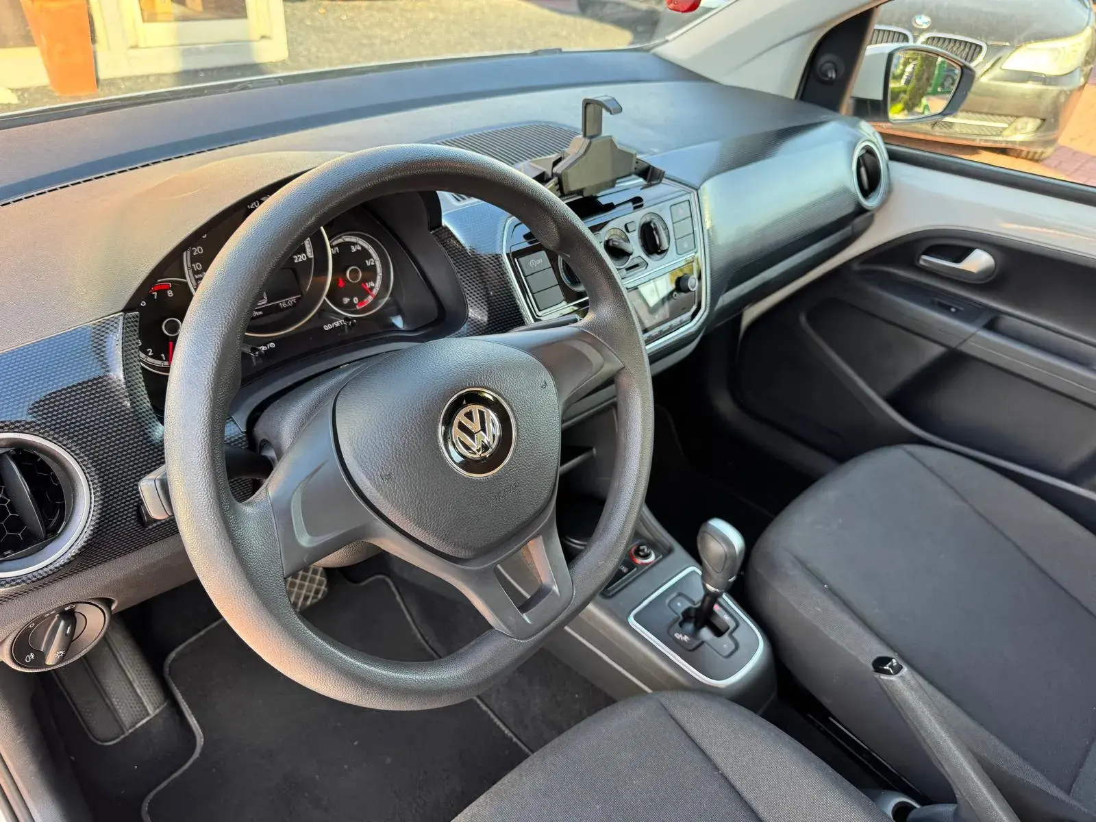 Volkswagen Up! 1.0 Move Up! Auto 13