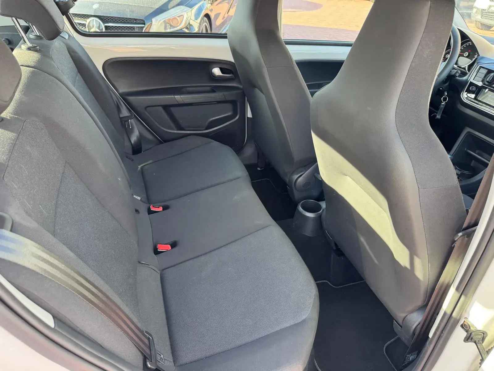 Volkswagen Up! 1.0 Move Up! Auto 15