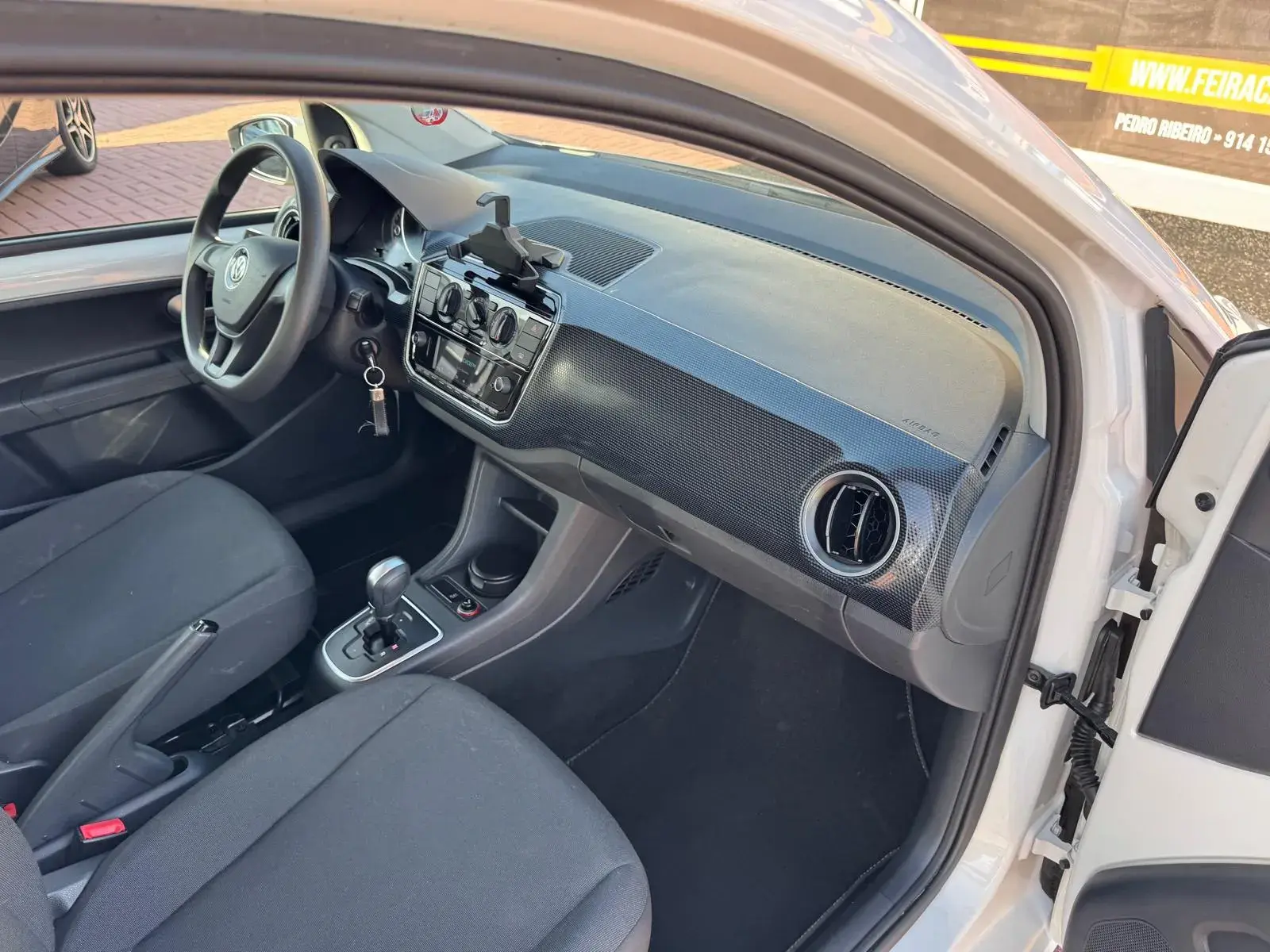 Volkswagen Up! 1.0 Move Up! Auto 18