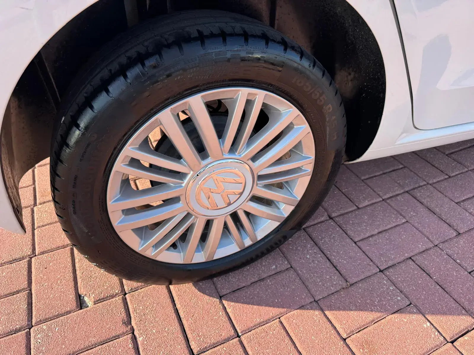 Volkswagen Up! 1.0 Move Up! Auto 19