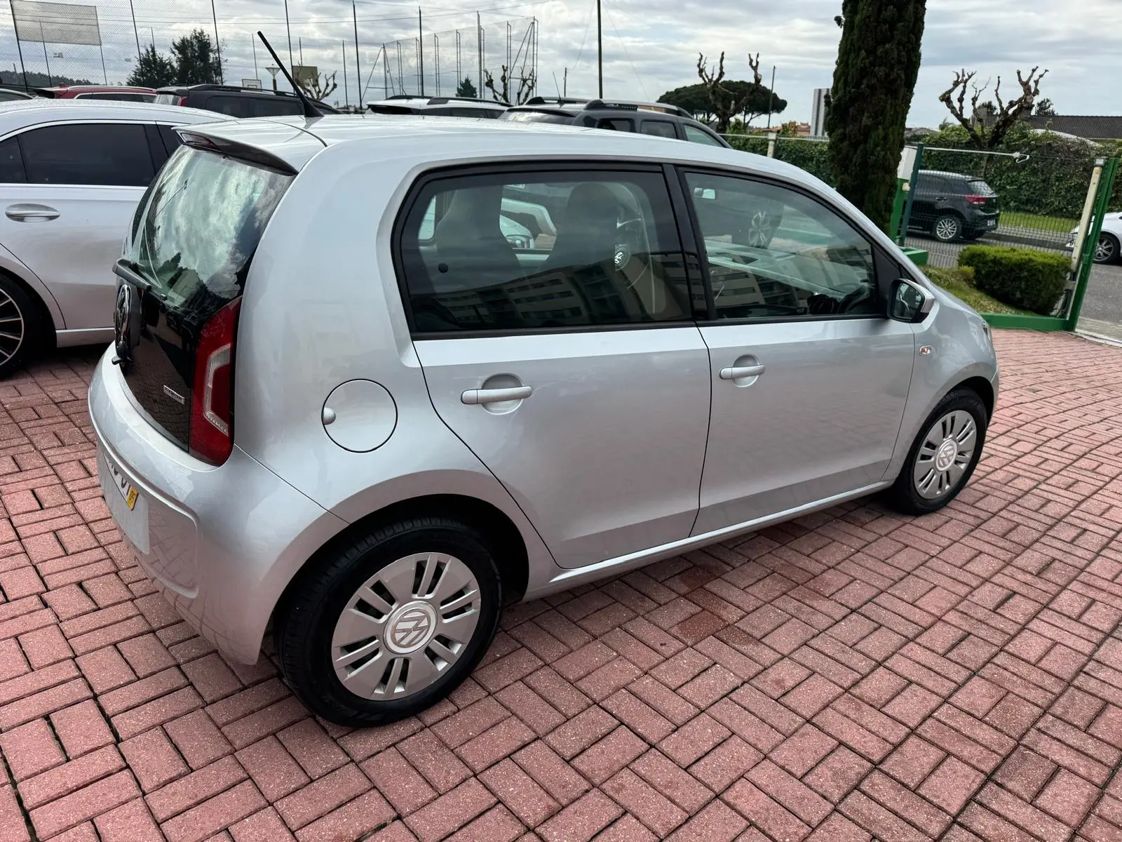 Volkswagen Up! 1.0 BlueMotion Move 9