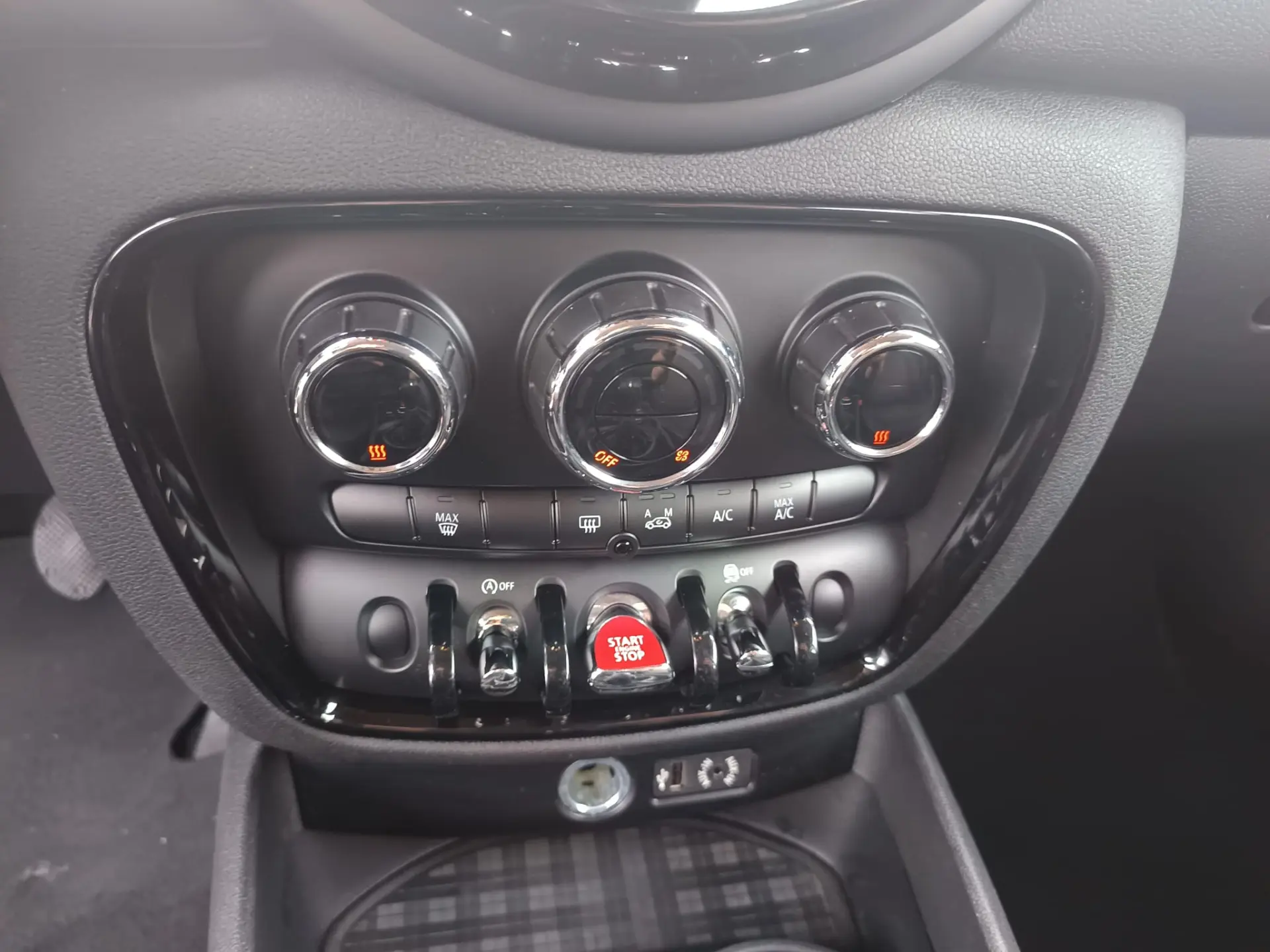 MINI Clubman One D 14