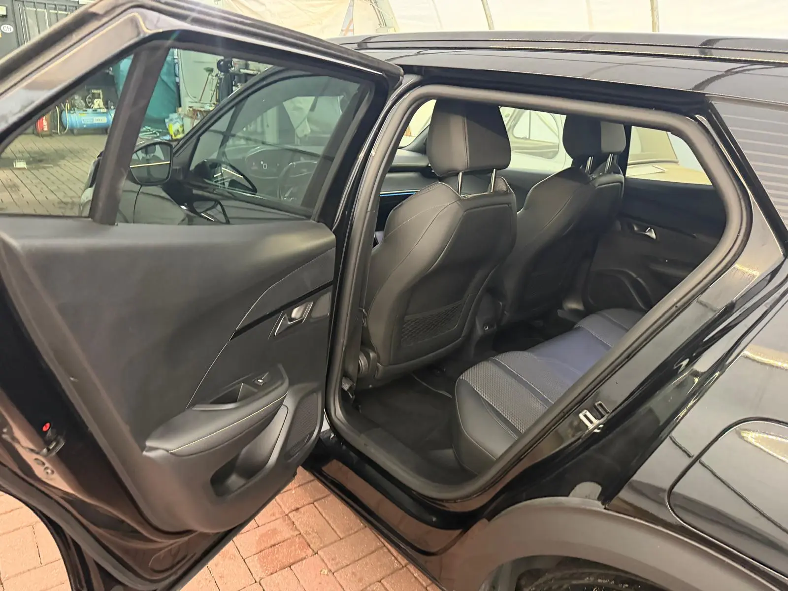 Peugeot 2008 1.5 BlueHDi GT Pack EAT8 25