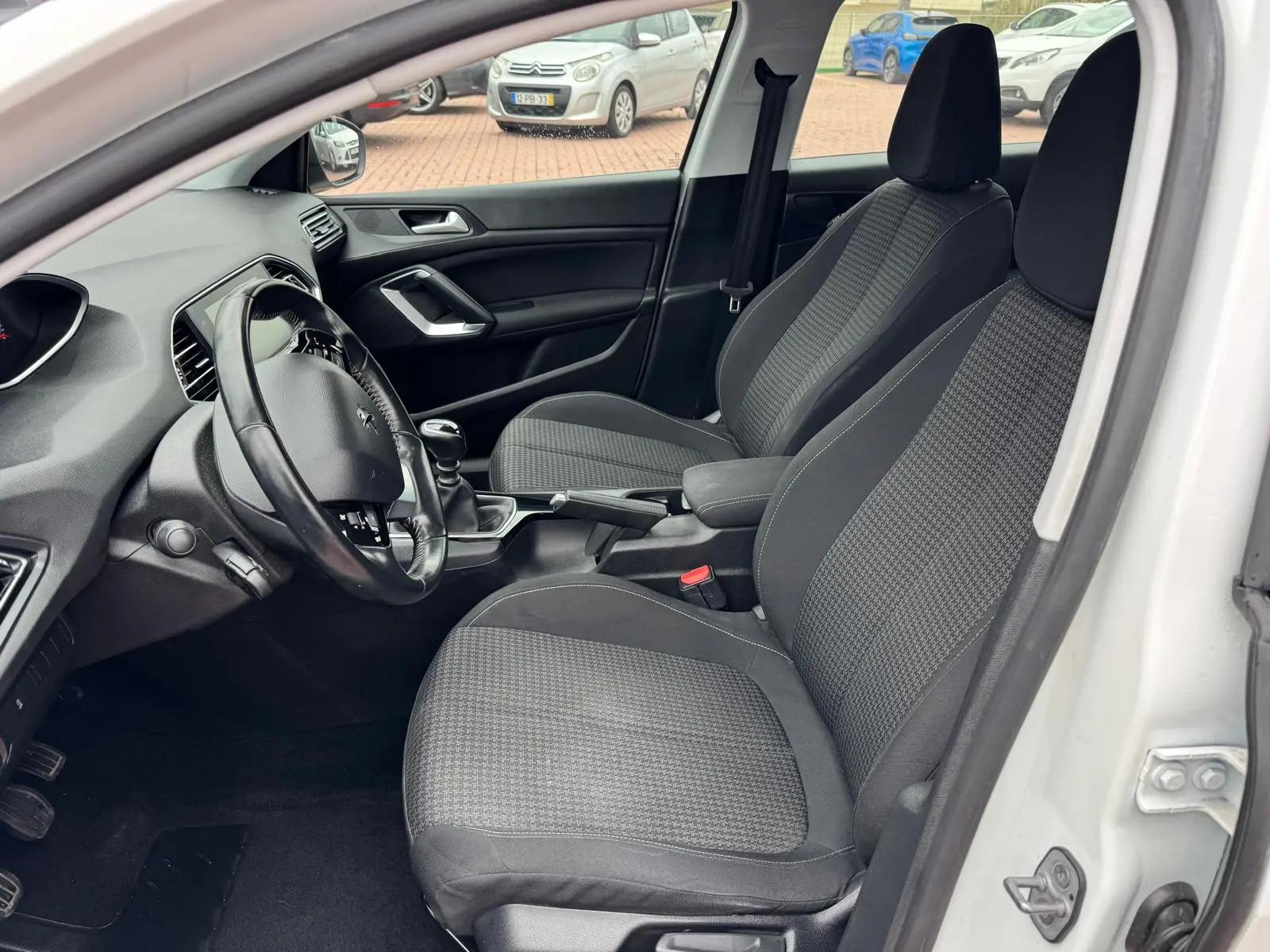 Peugeot 308 1.5 BlueHDi Active Pack 8