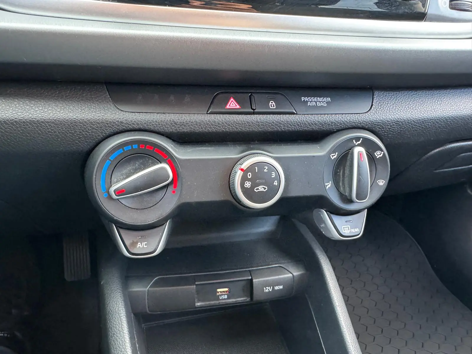 Kia Rio 1.2 CVVT Dynamic 23