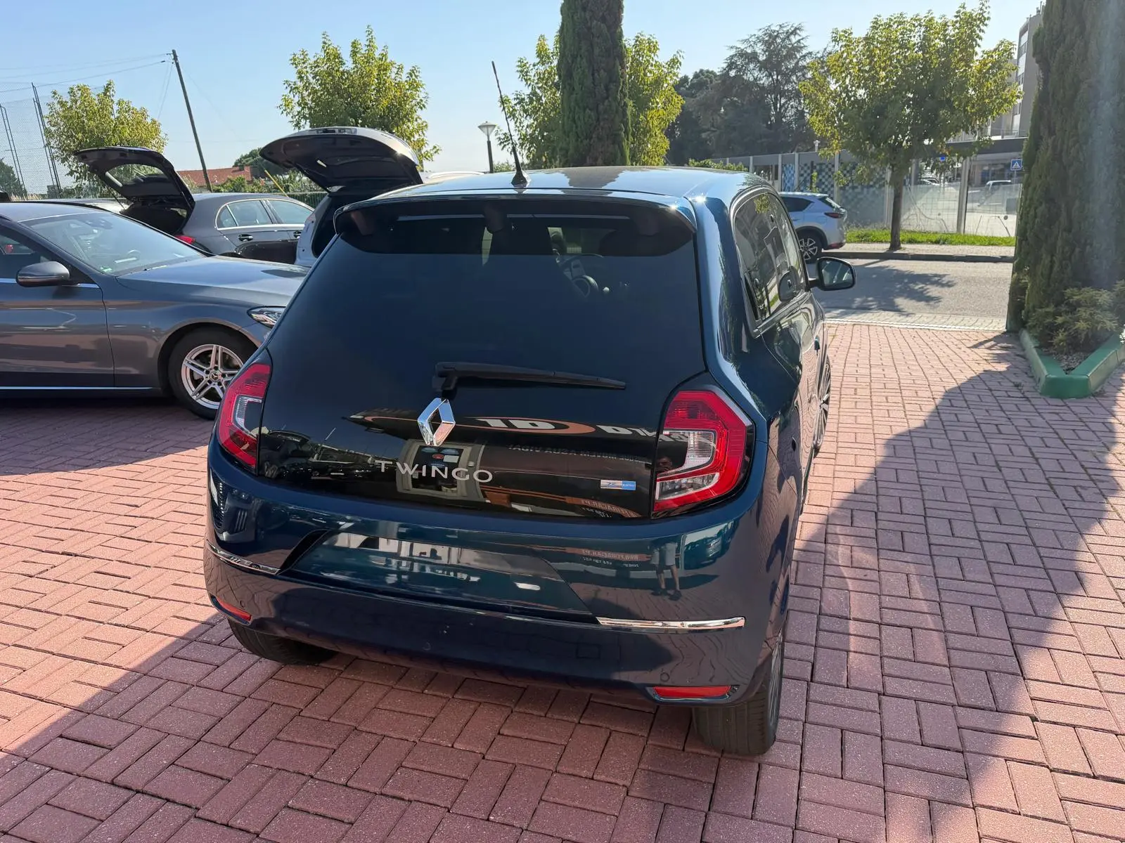 Renault Twingo Z.E. 22 Intens 12