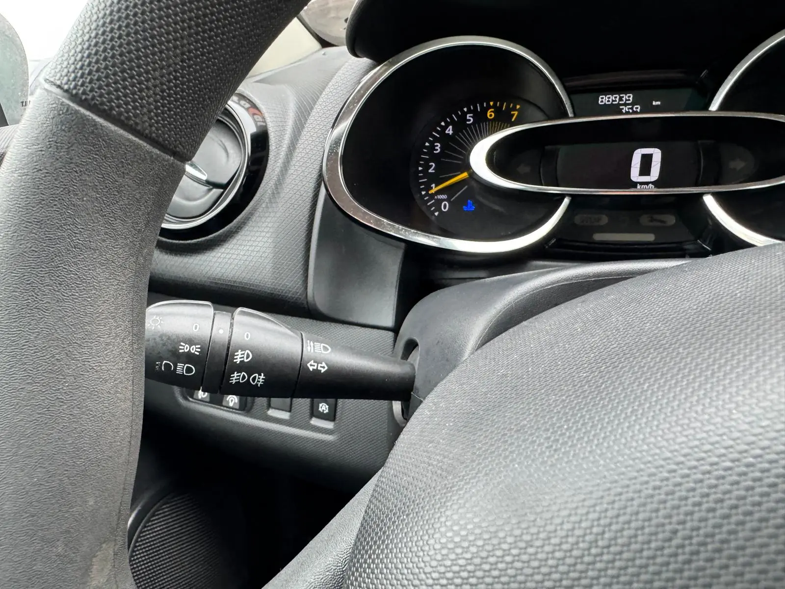 Renault Clio Sport Tourer 0.9 TCe Zen 19