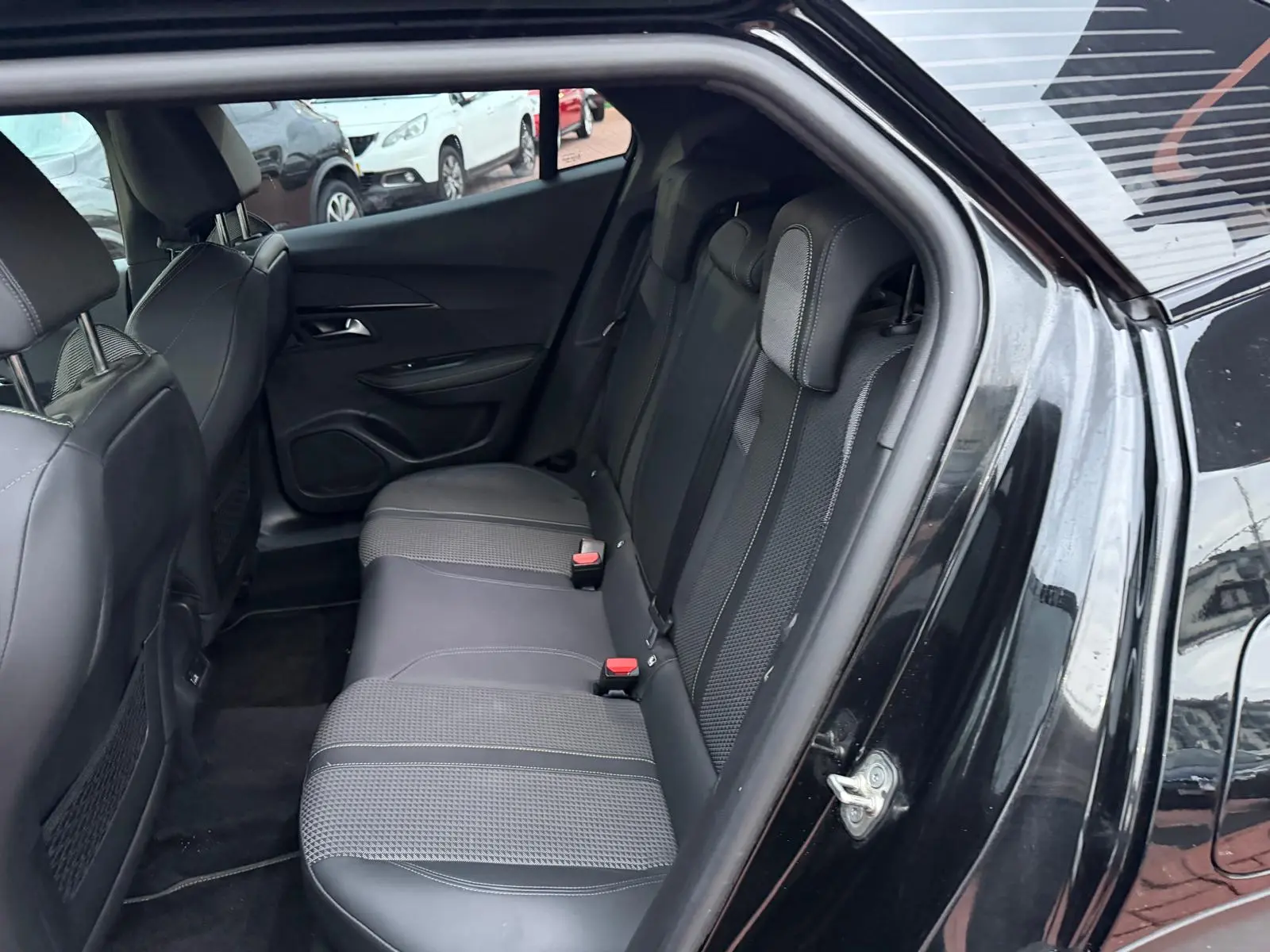 Peugeot 2008 1.5 BlueHDi GT Pack EAT8 53