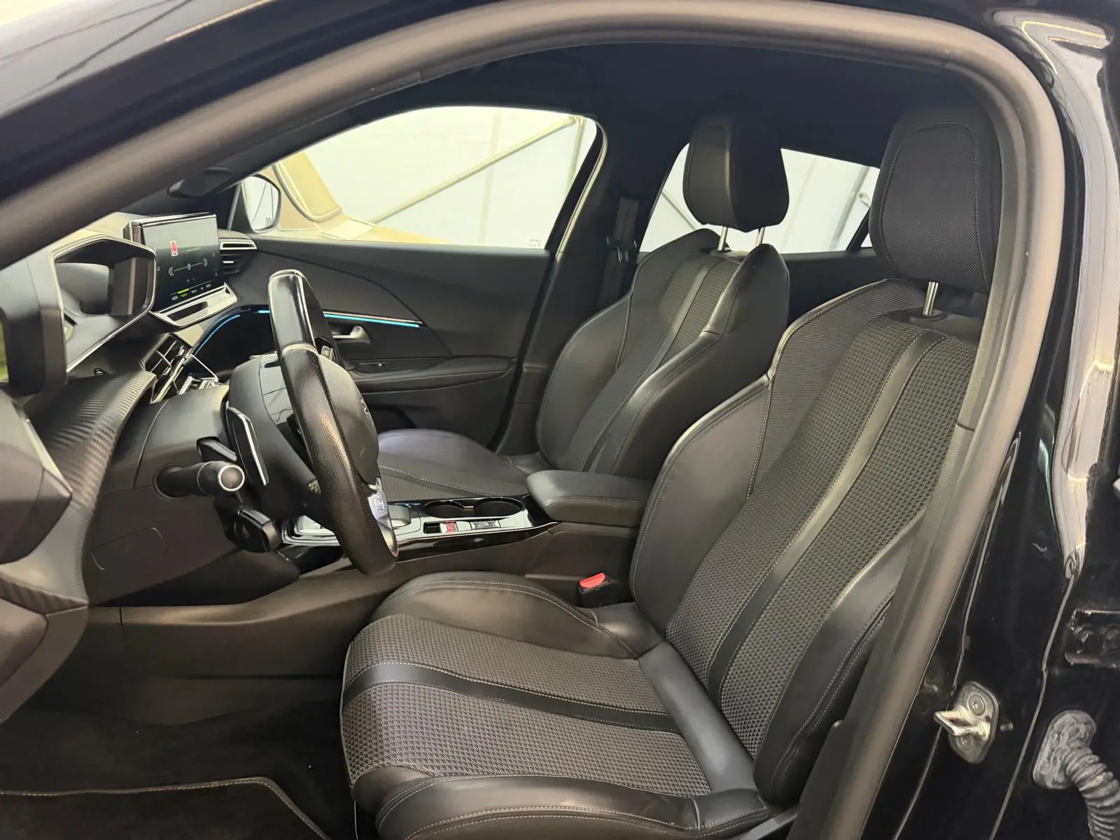 Peugeot 2008 1.5 BlueHDi GT Pack EAT8 18
