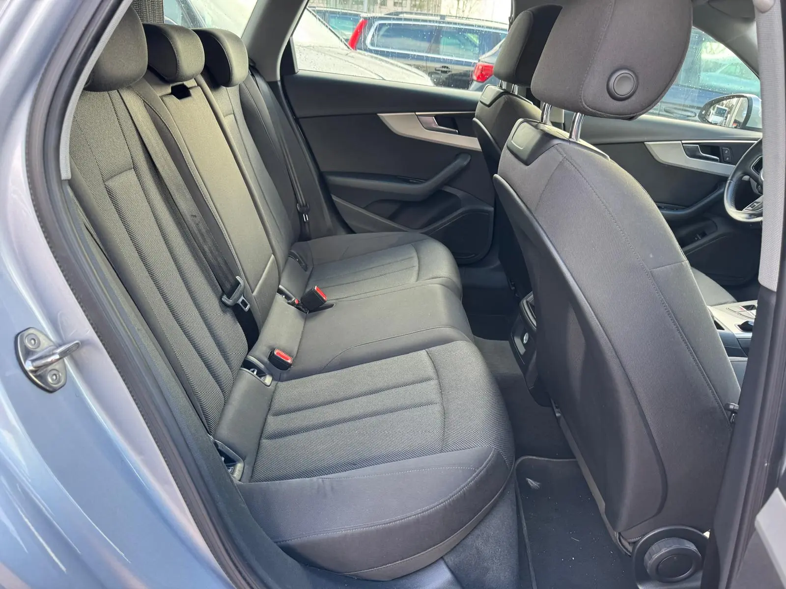 Audi A4 Avant 35 TDI S tronic 16