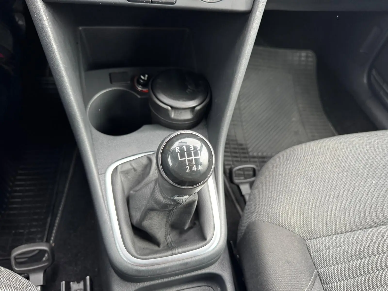 Volkswagen Polo 1.2 TSi Trendline 19