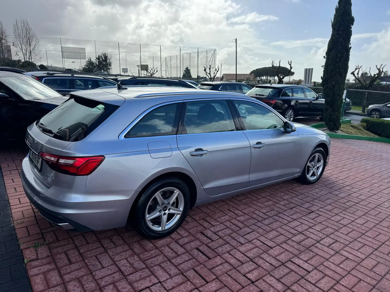 Audi A4 Avant 35 TDI S tronic 12