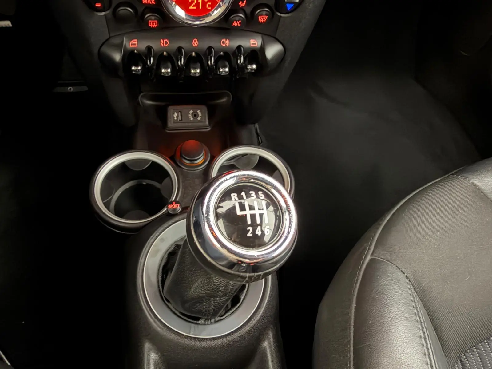 MINI 3 Portas Cooper D 23