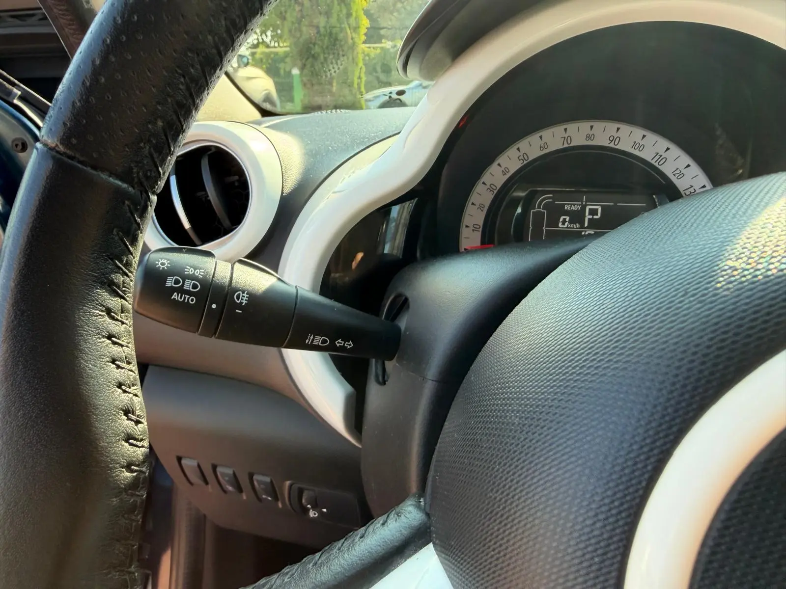 Renault Twingo Z.E. 22 Intens 29