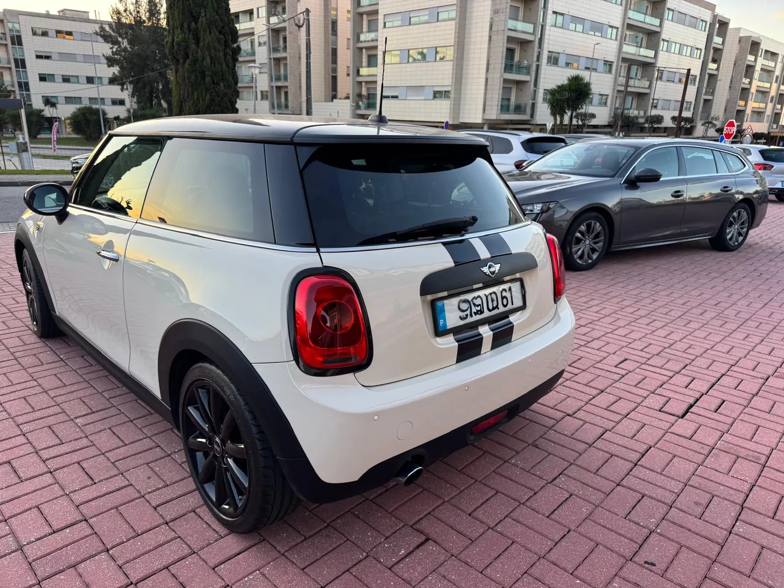MINI 3 Portas One 13