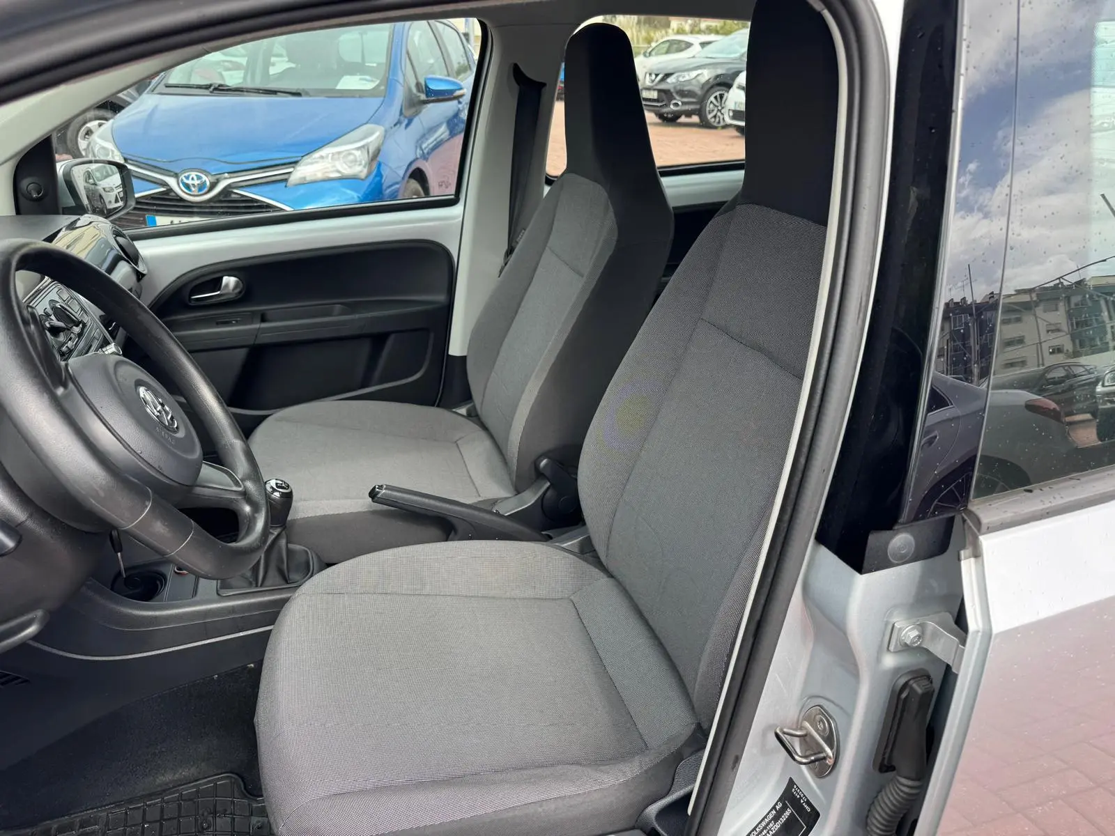 Volkswagen Up! 1.0 BlueMotion Move 16