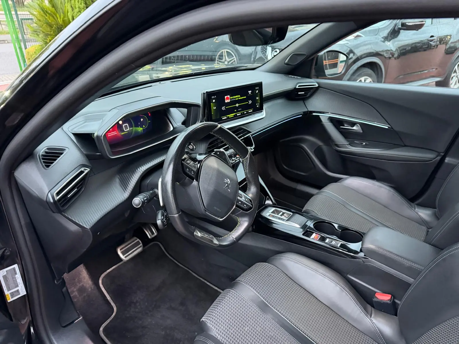 Peugeot 2008 1.5 BlueHDi GT Pack EAT8 4