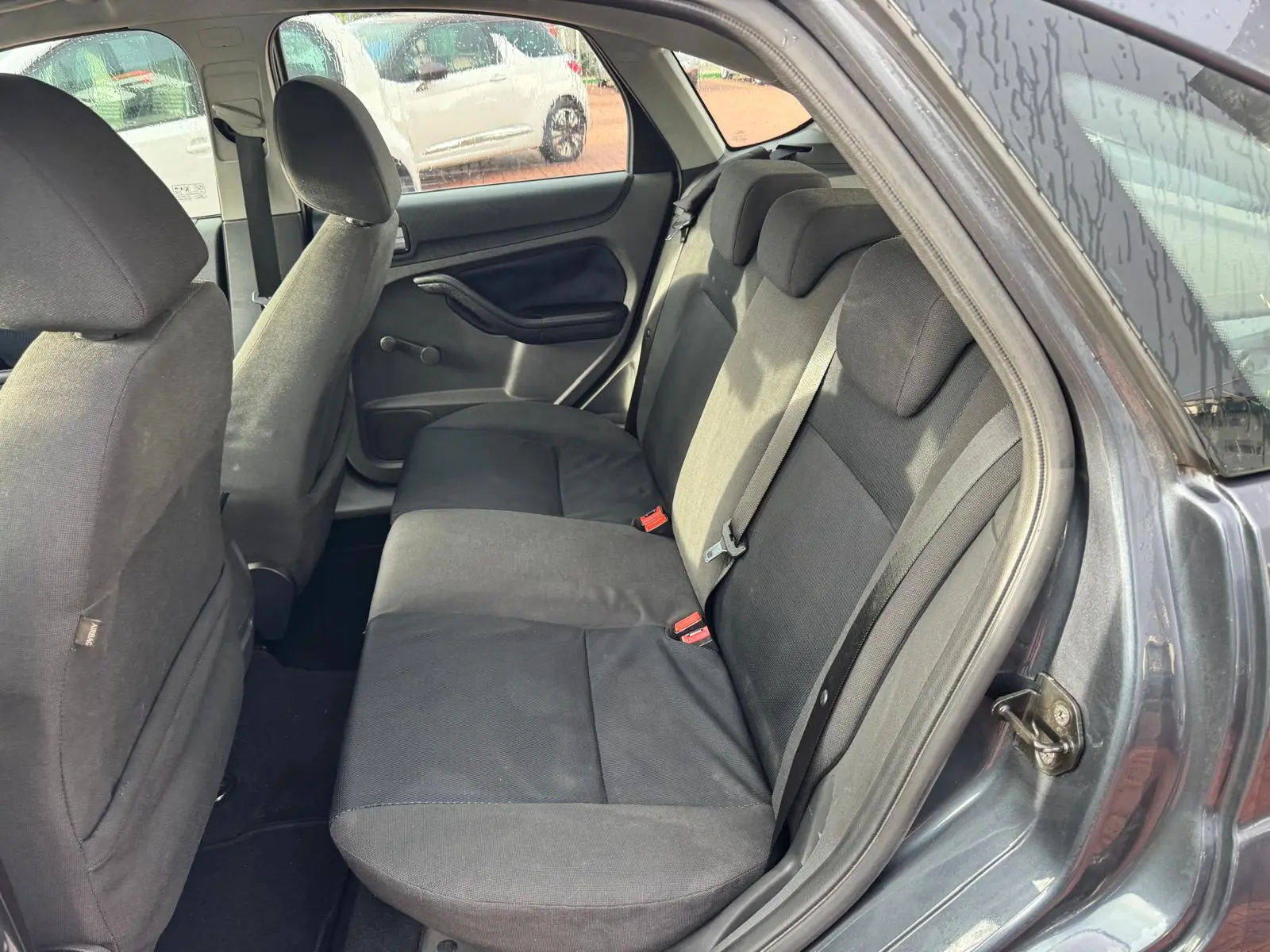 Ford Focus 1.6 TDCi Ghia 10