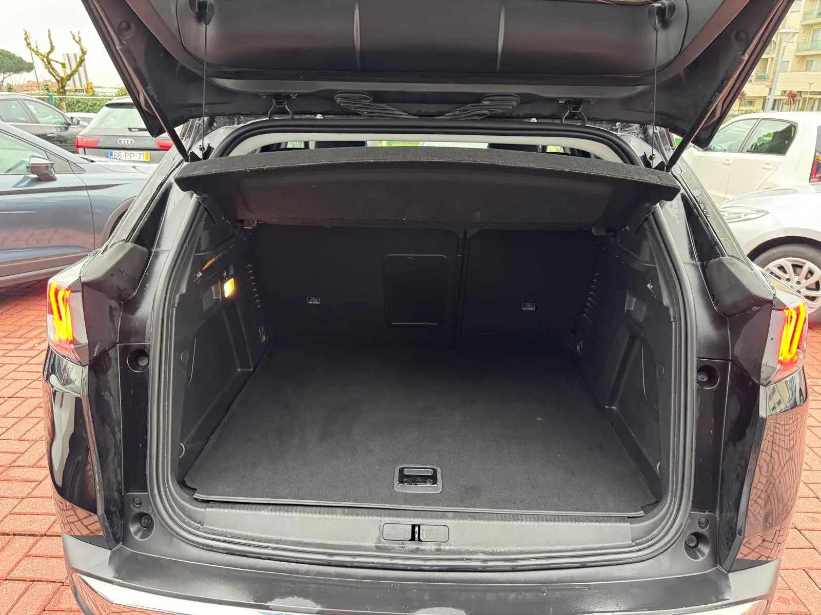 Peugeot 3008 1.6 Hybrid Allure Pack e-EAT8 10