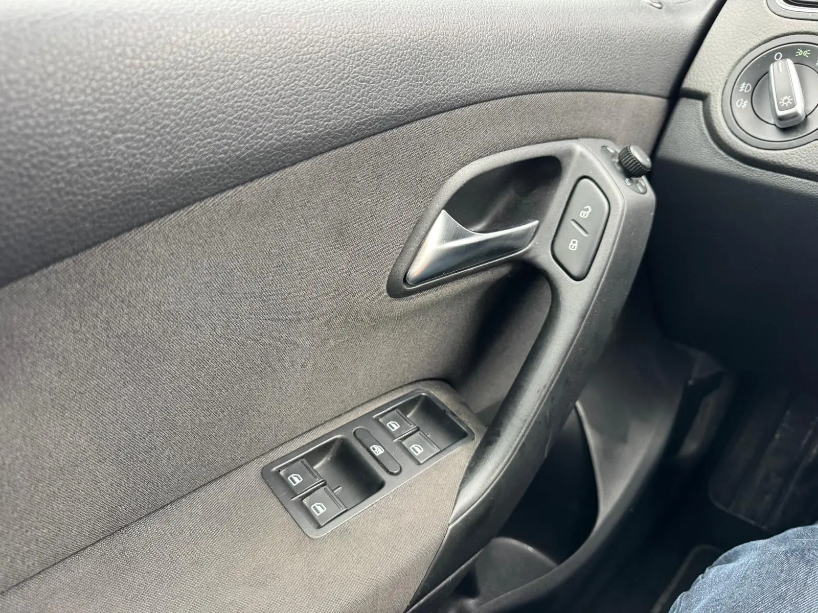 Volkswagen Polo 1.2 TSi Trendline 23