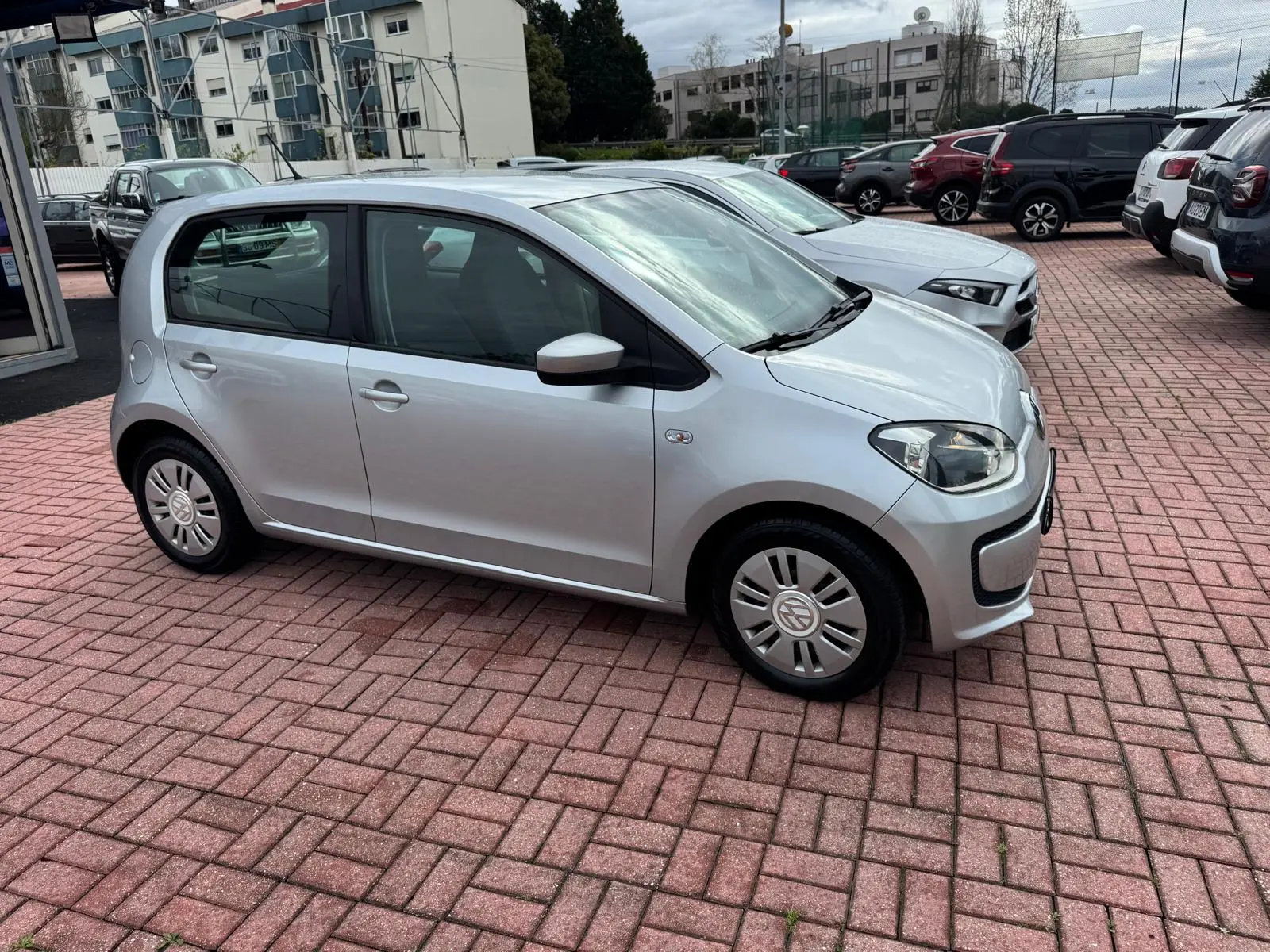Volkswagen Up! 1.0 BlueMotion Move 3