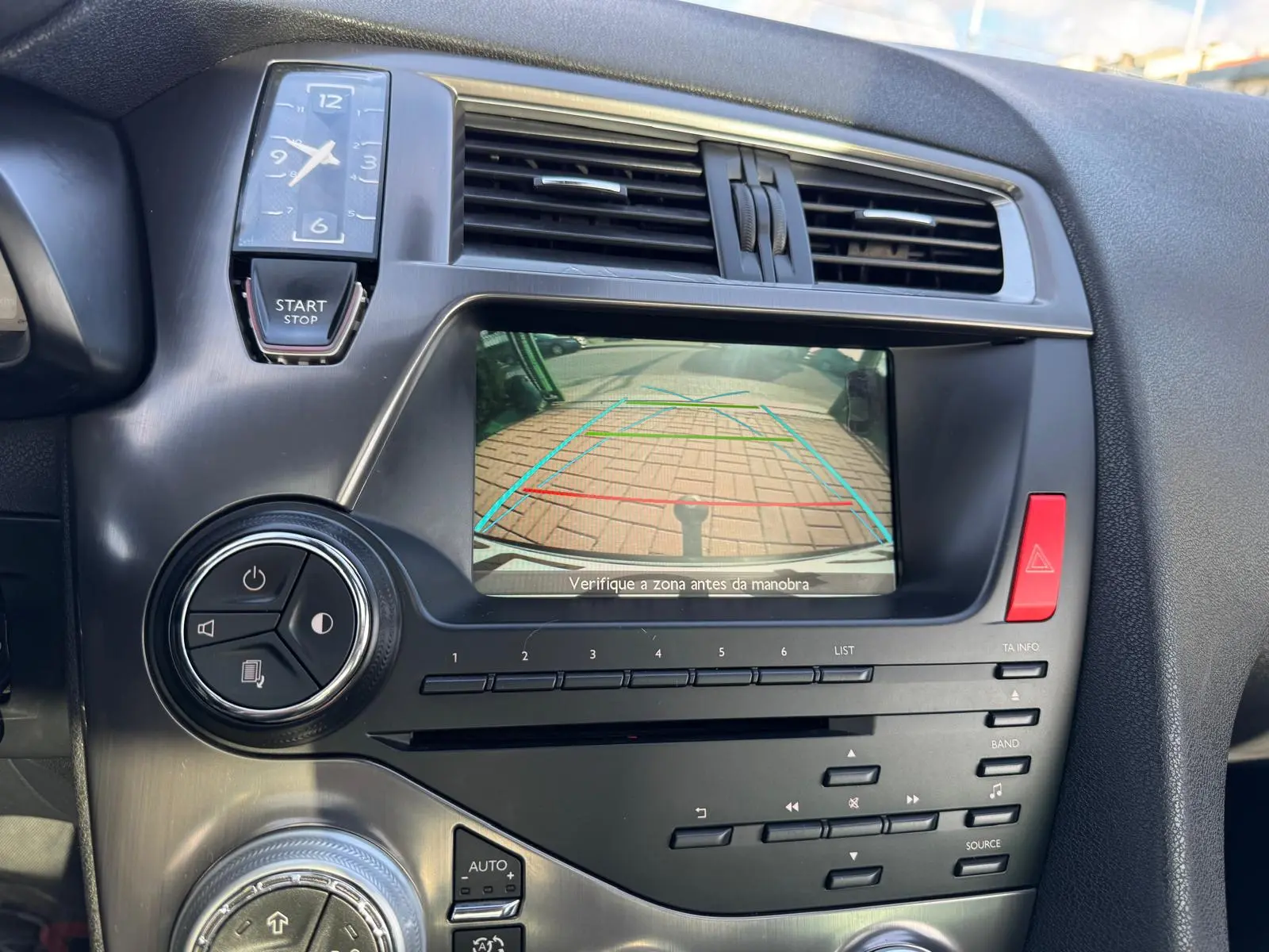 Citroën DS5 2.0 HDi Hy4 So Chic CMP6 102g 27