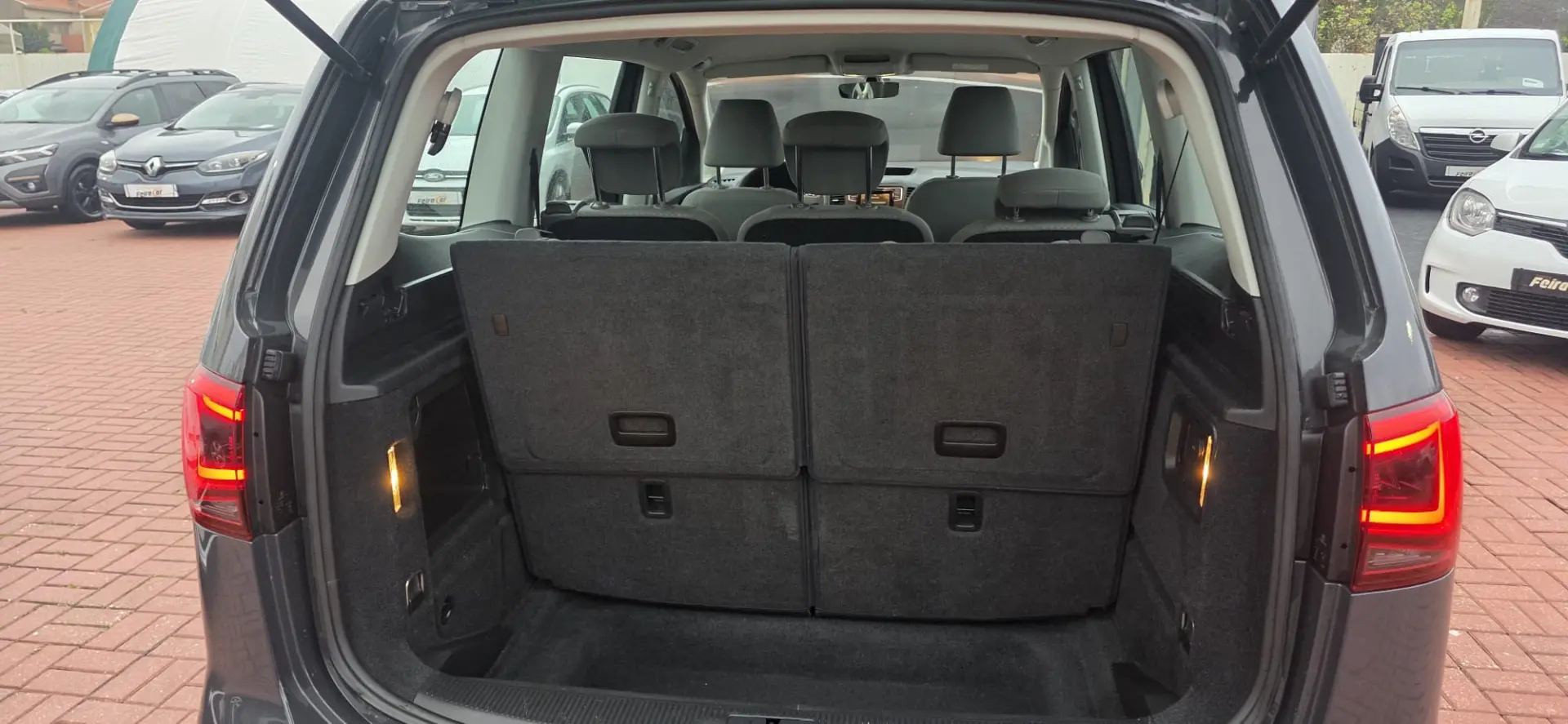 SEAT Alhambra 2.0 TDI Reference 26