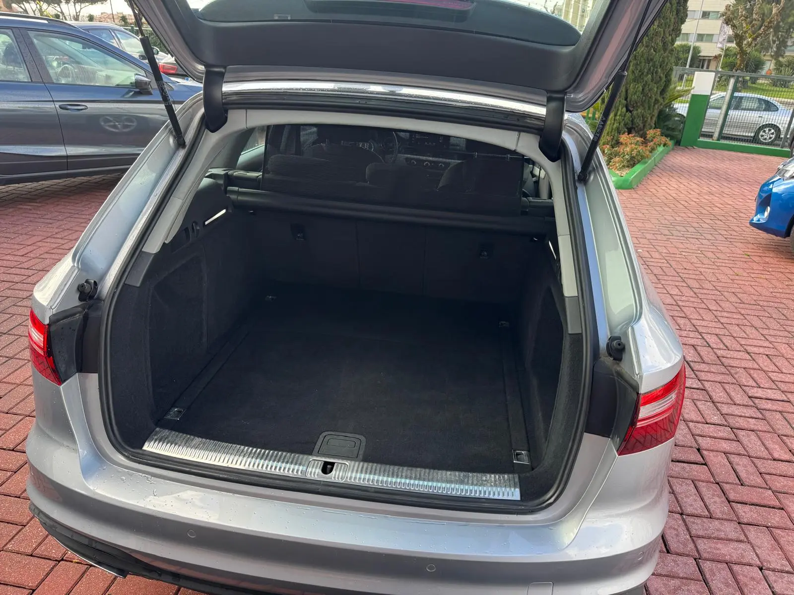 Audi A4 Avant 35 TDI S tronic 11