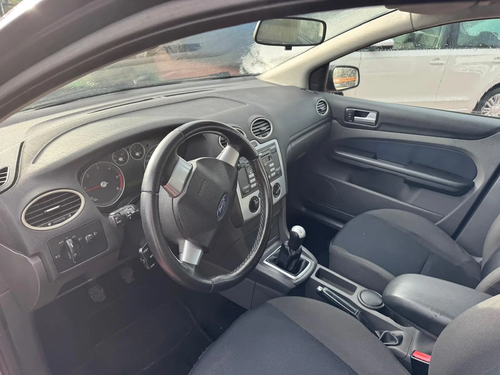 Ford Focus 1.6 TDCi Ghia 6