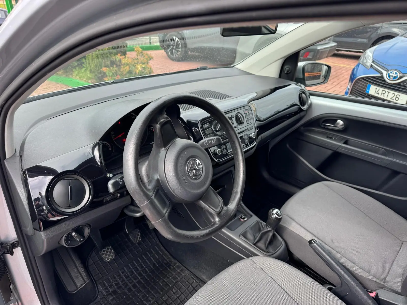 Volkswagen Up! 1.0 BlueMotion Move 15