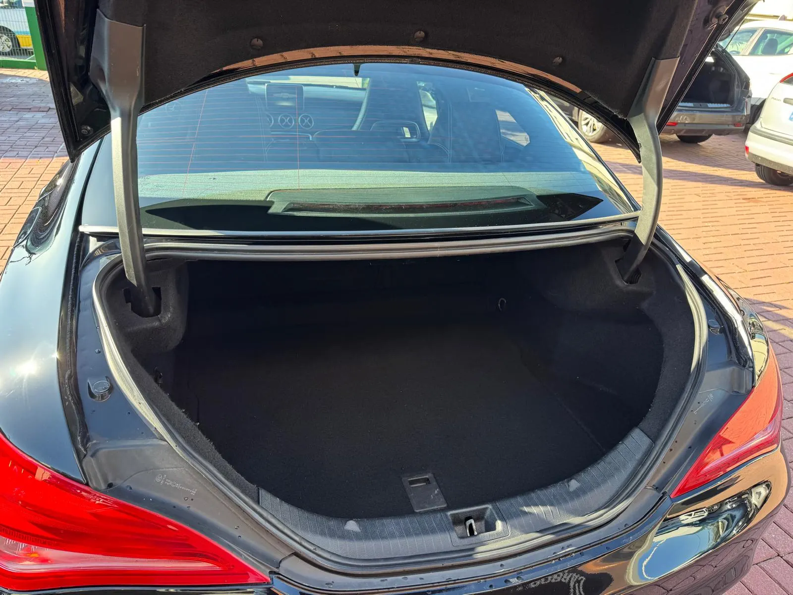 Mercedes-Benz CLA 180 CDI Urban 23