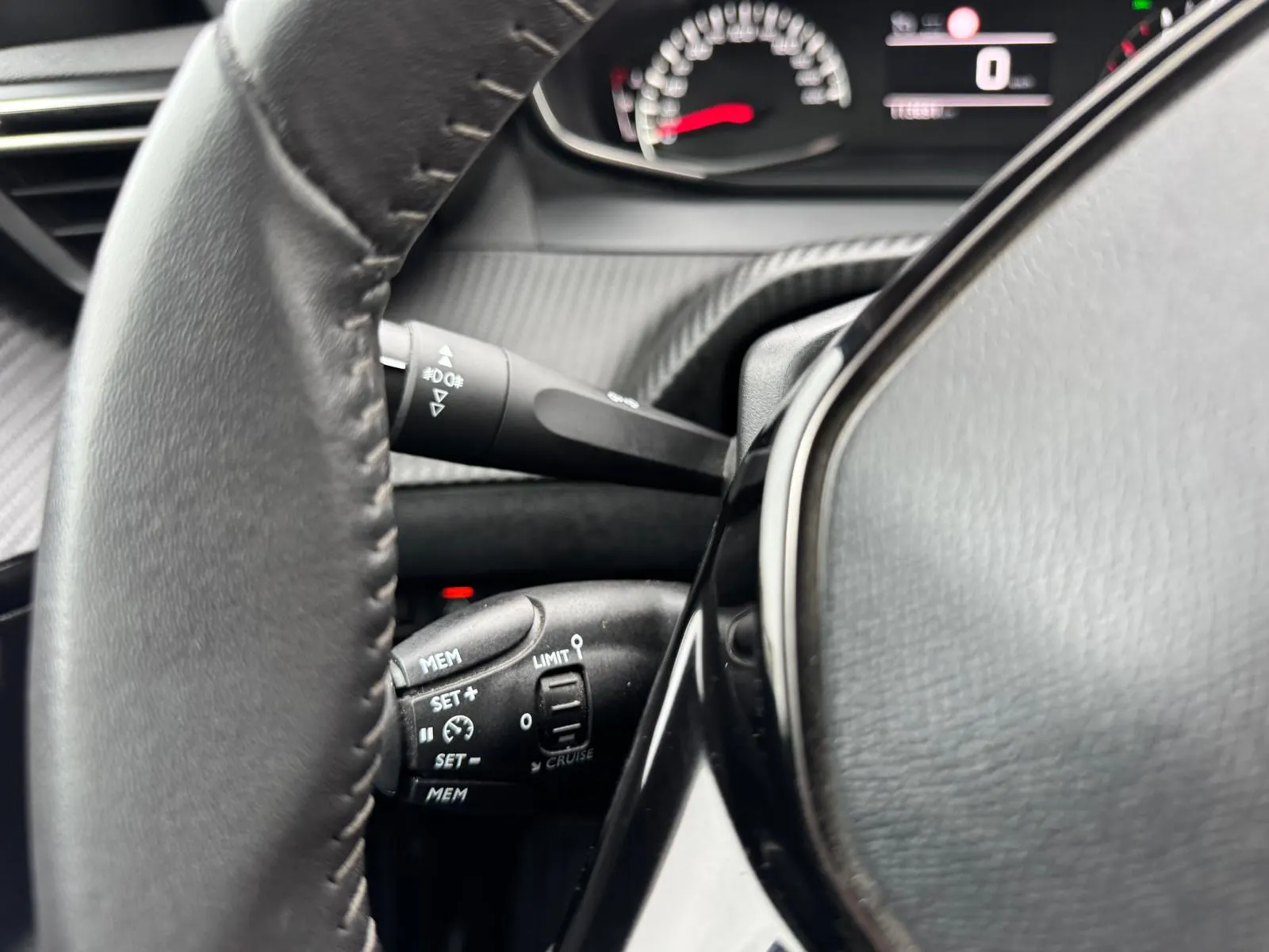 Peugeot 2008 1.2 PureTech Active Pack 34