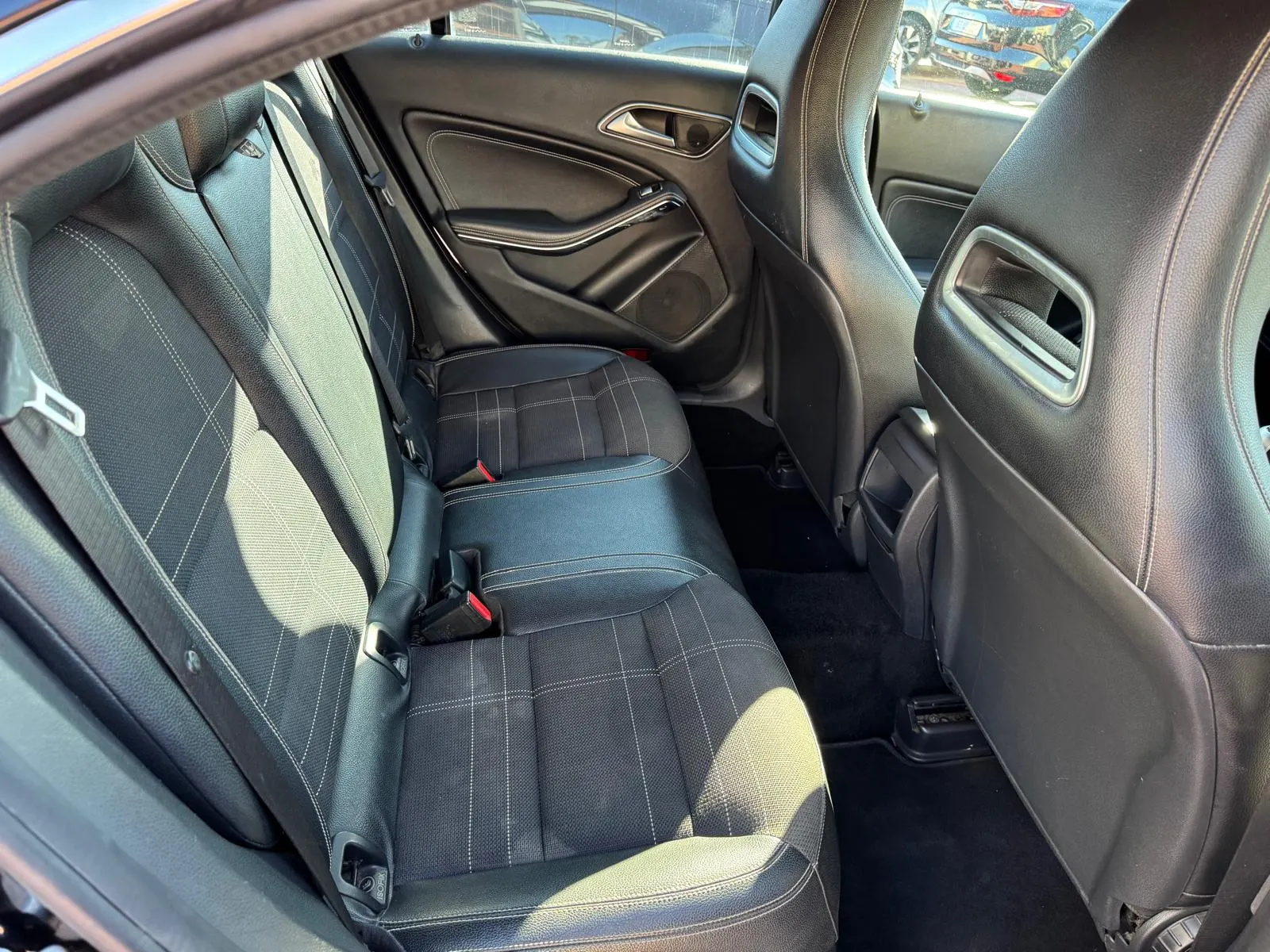 Mercedes-Benz CLA 180 CDI Urban 17