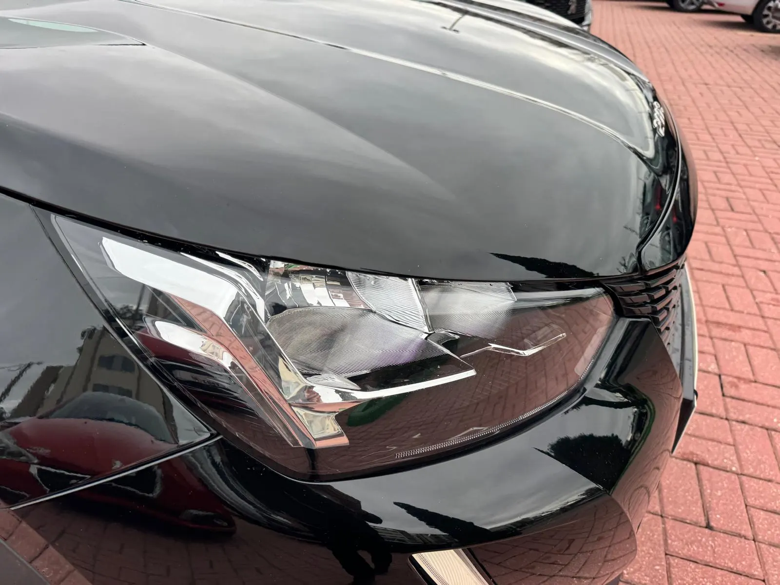 Peugeot 2008 1.2 PureTech Active Pack 26