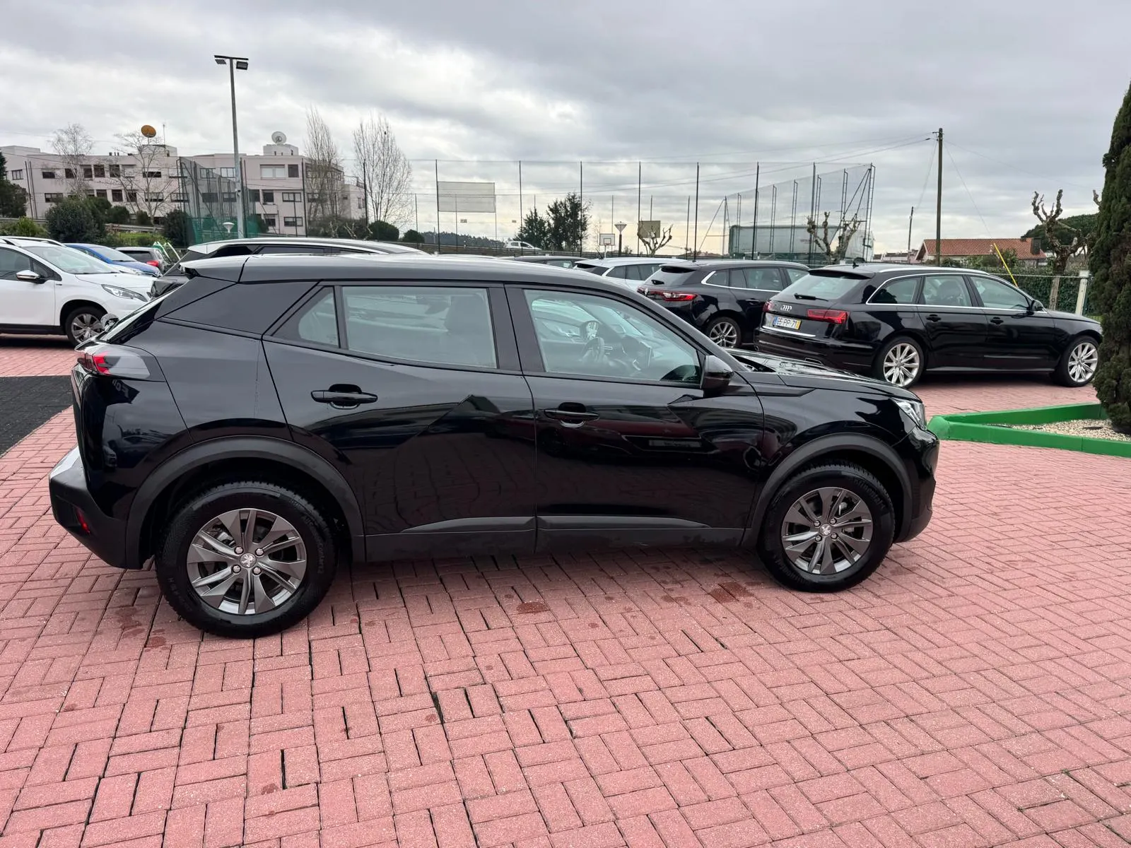 Peugeot 2008 1.2 PureTech Active Pack 17