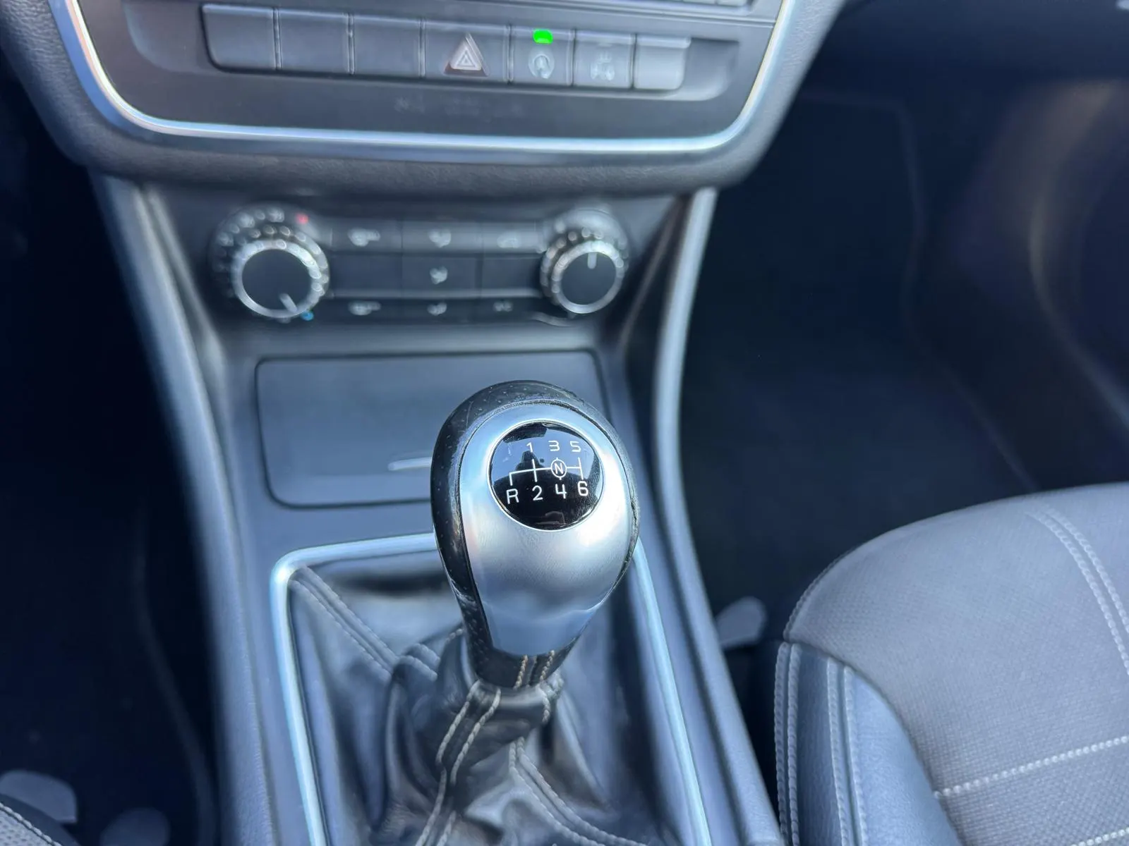 Mercedes-Benz CLA 180 CDI Urban 26