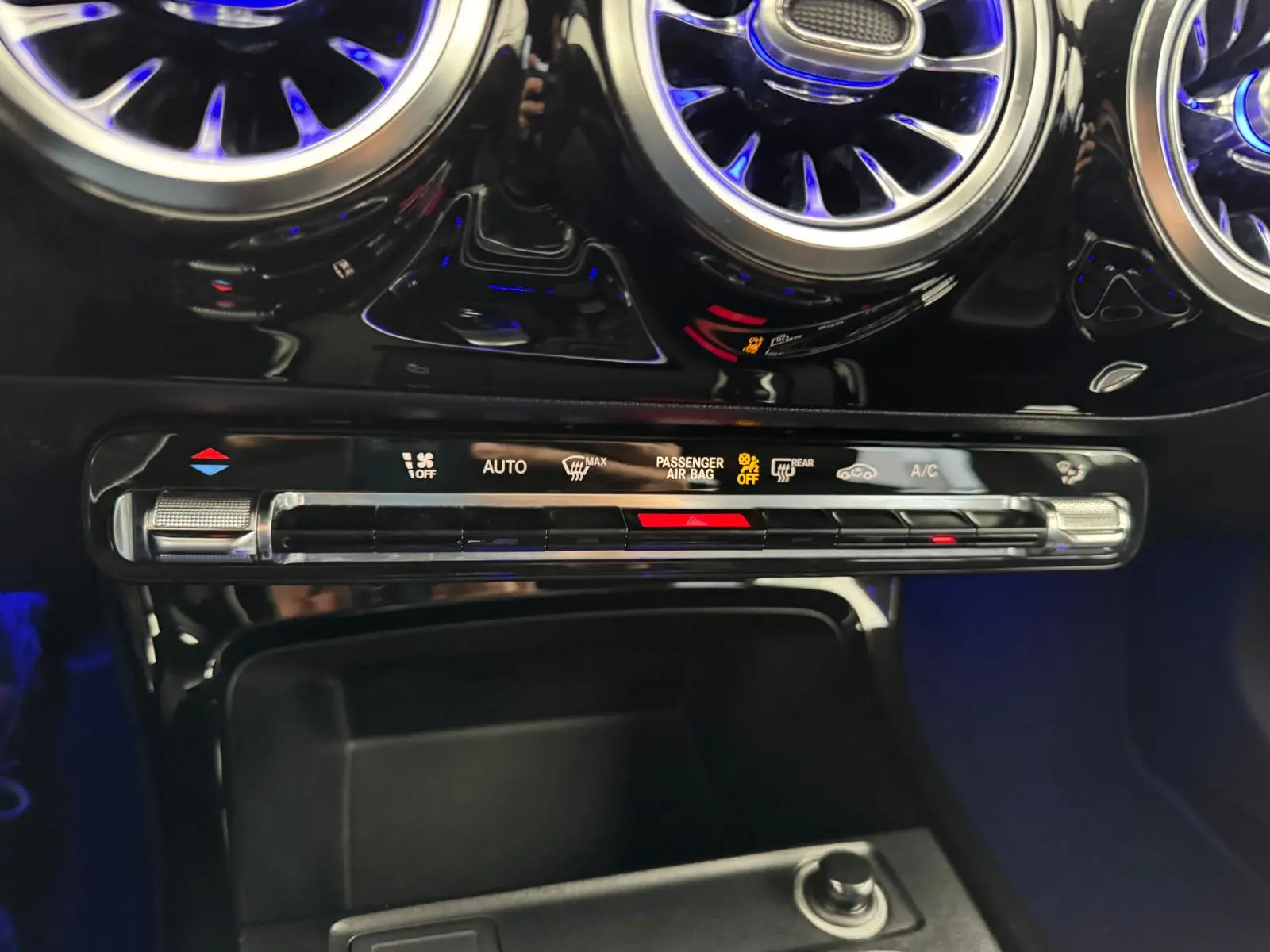 Mercedes-Benz A 180 Limousine d 7G-DCT Progressive 12