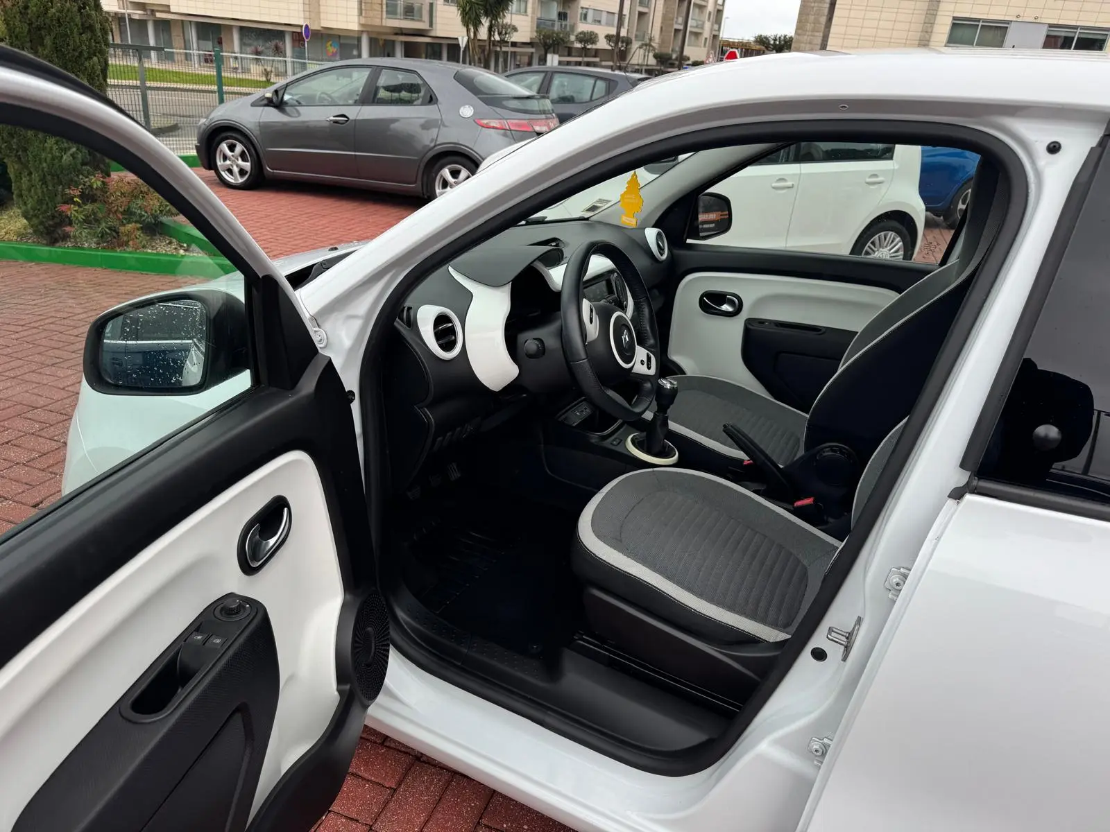 Renault Twingo 1.0 SCe Zen 12