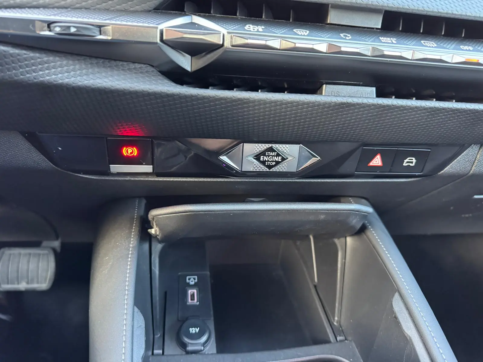 DS DS4 E-TENSE 225 OPERA 34