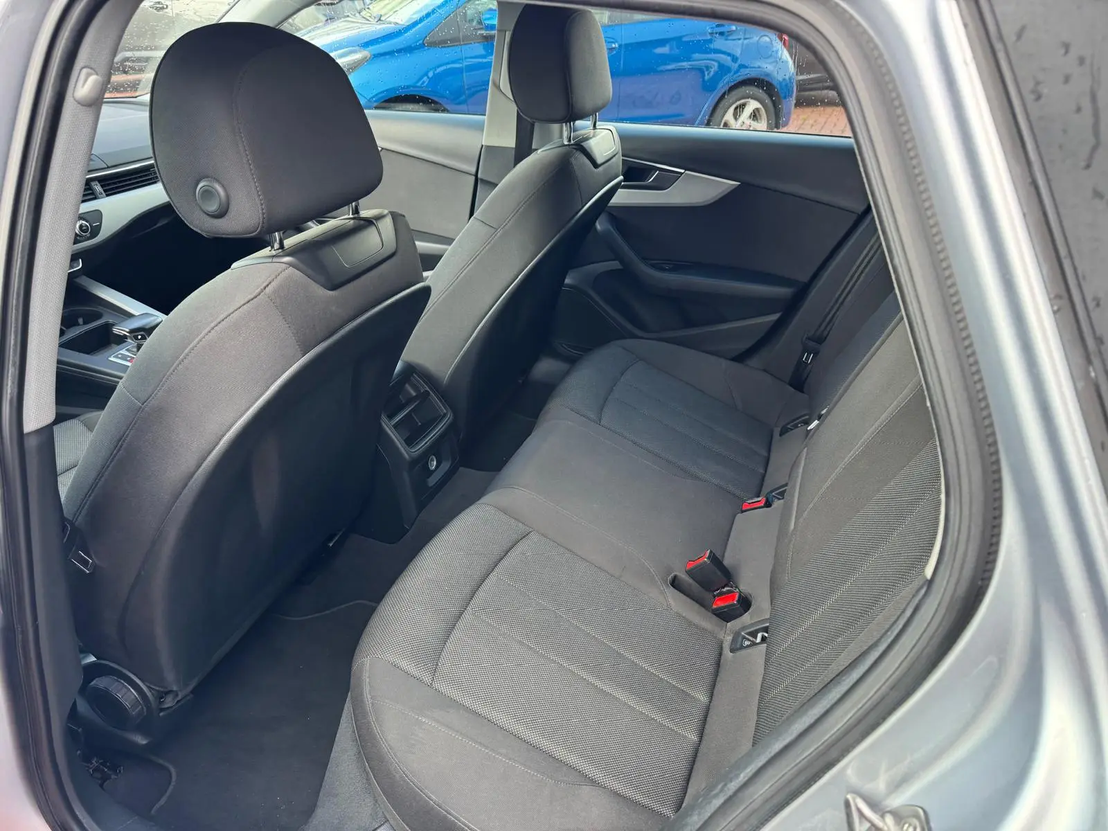 Audi A4 Avant 35 TDI S tronic 8