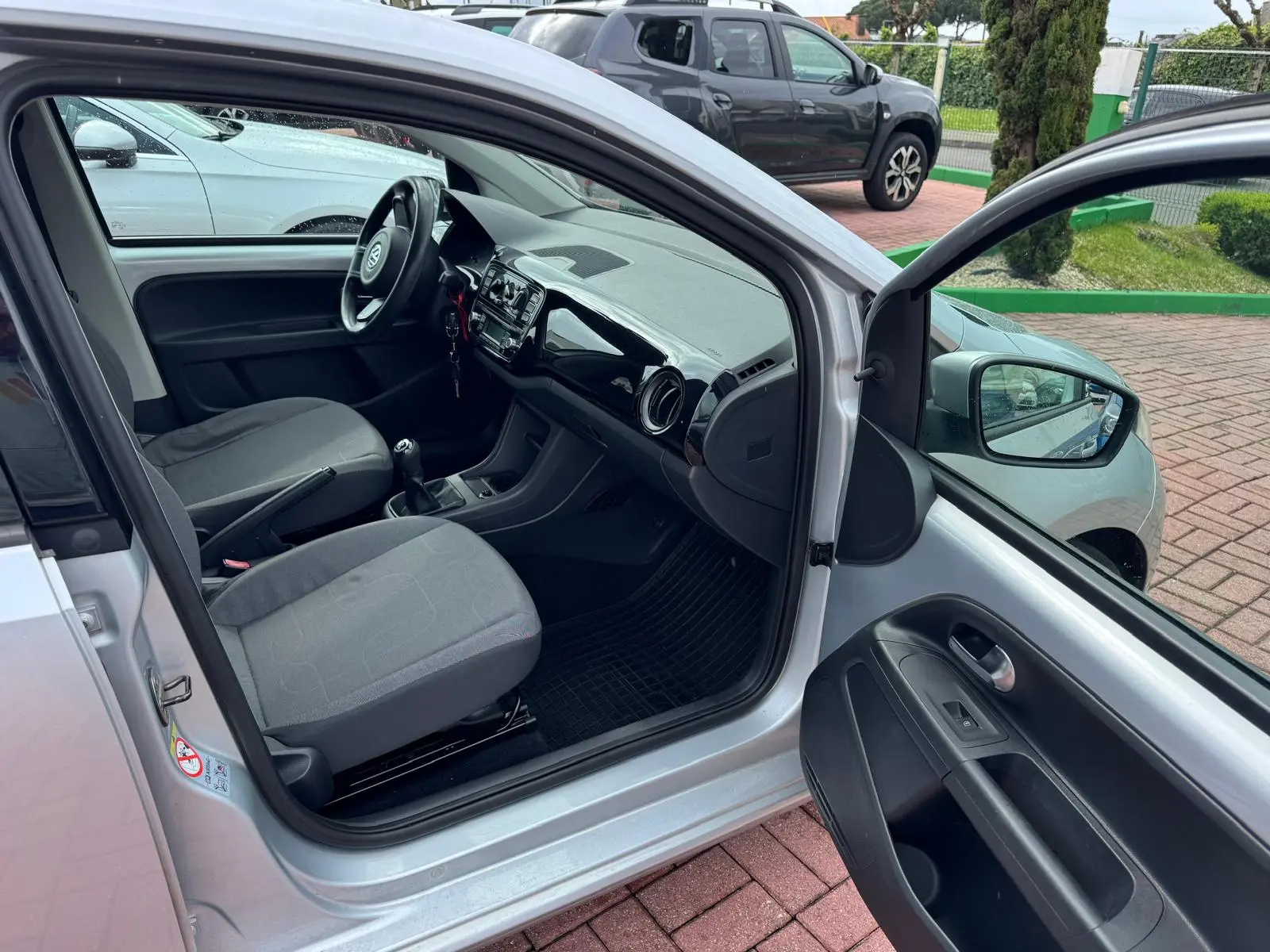 Volkswagen Up! 1.0 BlueMotion Move 6