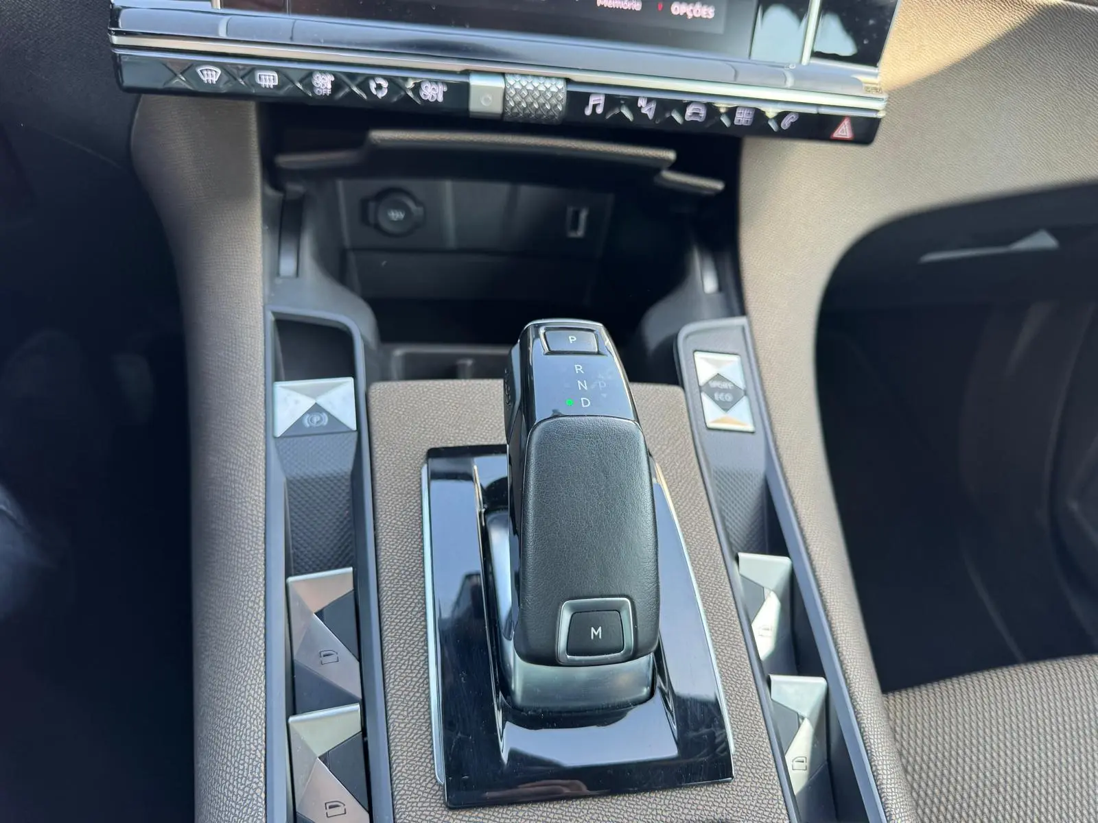 DS DS7 Crossback 1.5 BlueHDi Performance Line EAT8 24