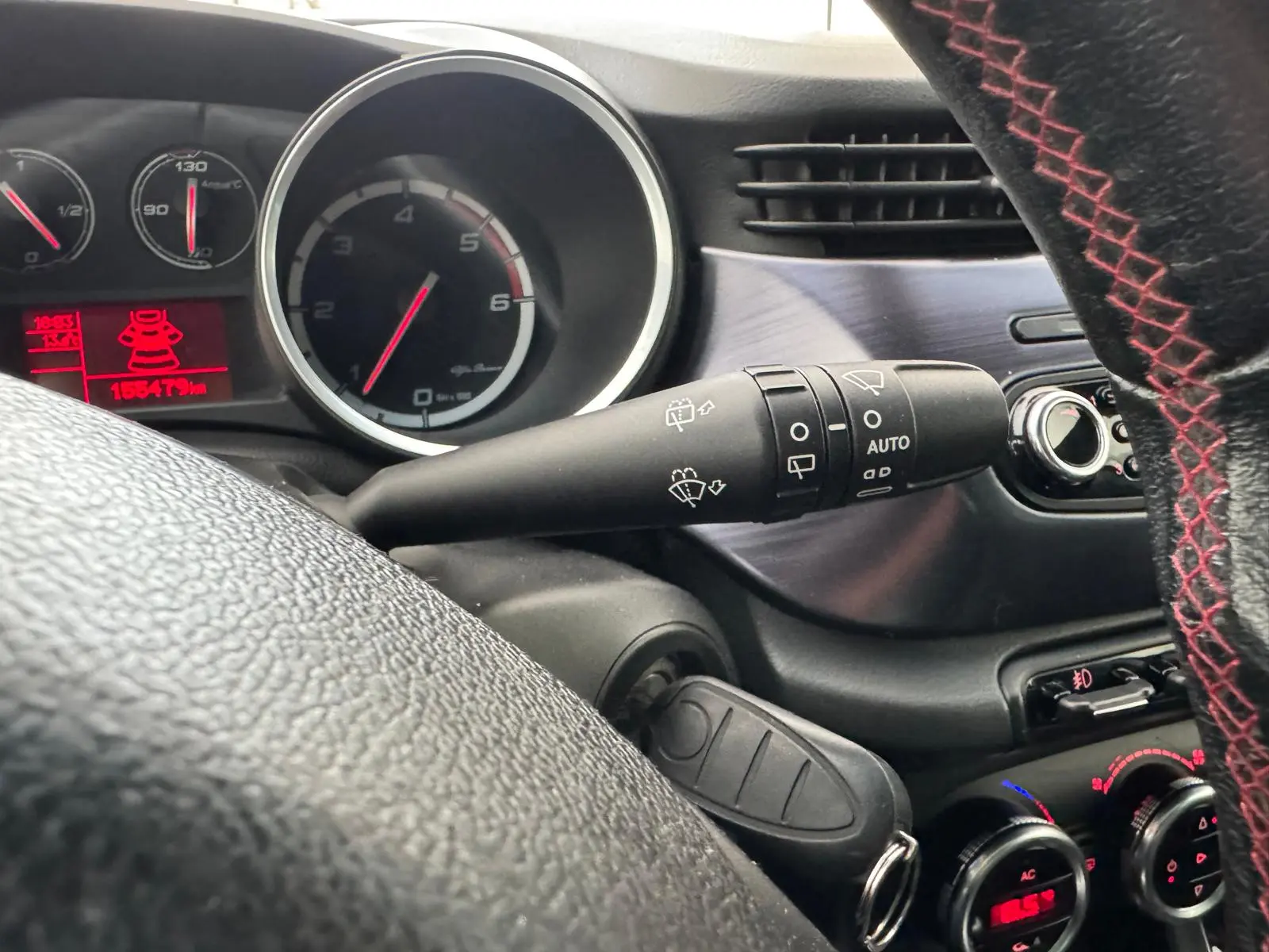 Alfa Romeo Giulietta 1.6 JTDM Exclusive 8