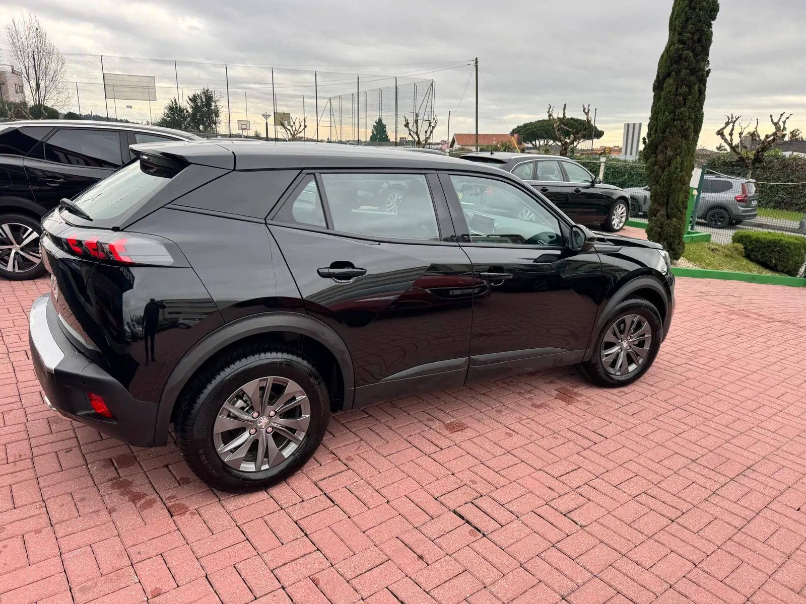 Peugeot 2008 1.2 PureTech Active Pack 16