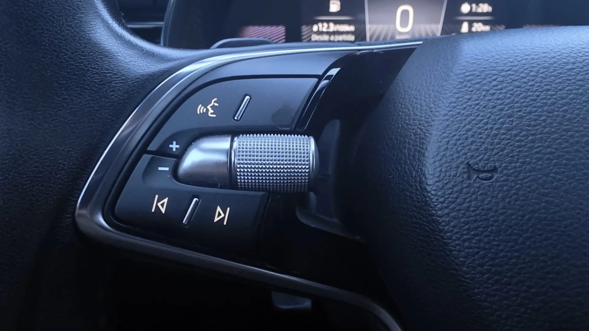 Skoda Kamiq 1.0 TSI Style DSG 27