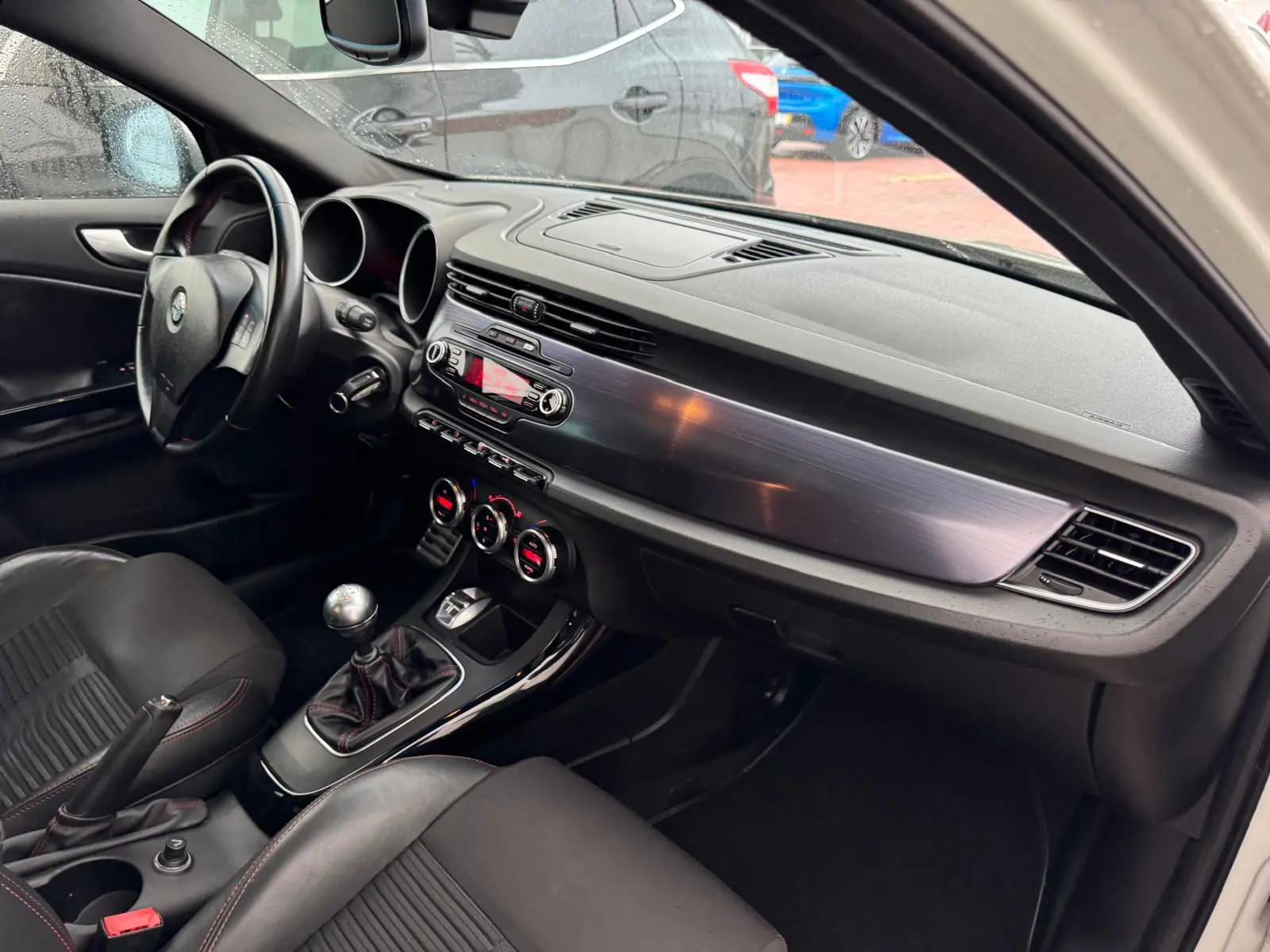 Alfa Romeo Giulietta 1.6 JTDM Exclusive 32