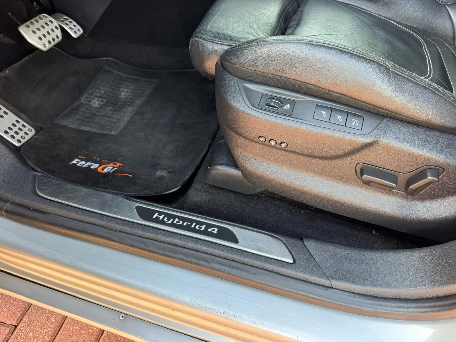 Citroën DS5 2.0 HDi Hy4 So Chic CMP6 102g 11