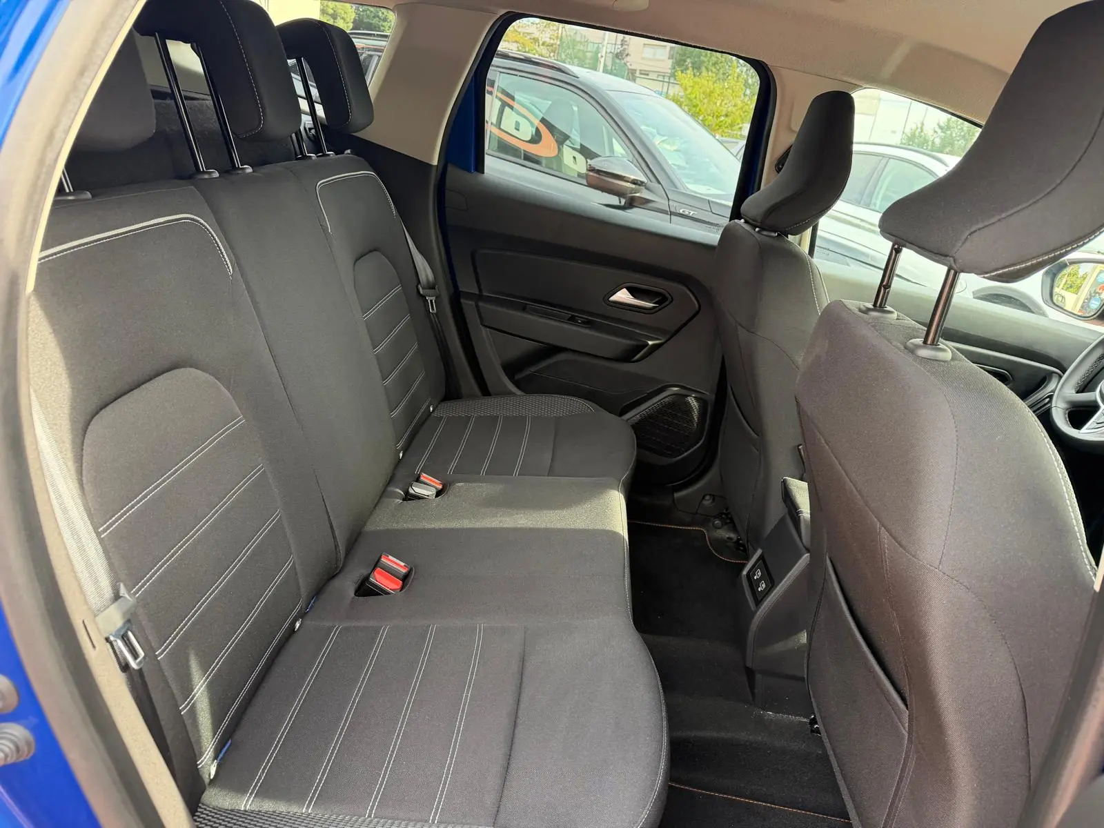 Dacia Duster 1.5 Blue dCi Comfort 4WD 8